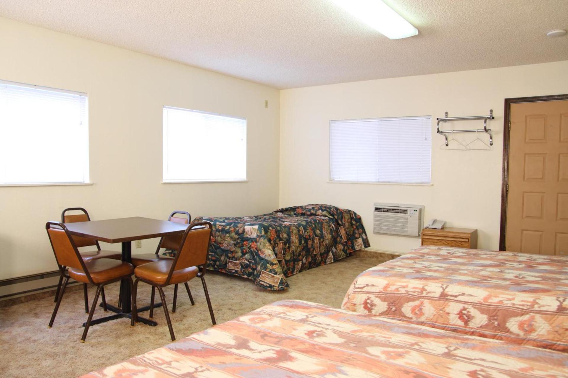 Dove Creek Inn photo 39