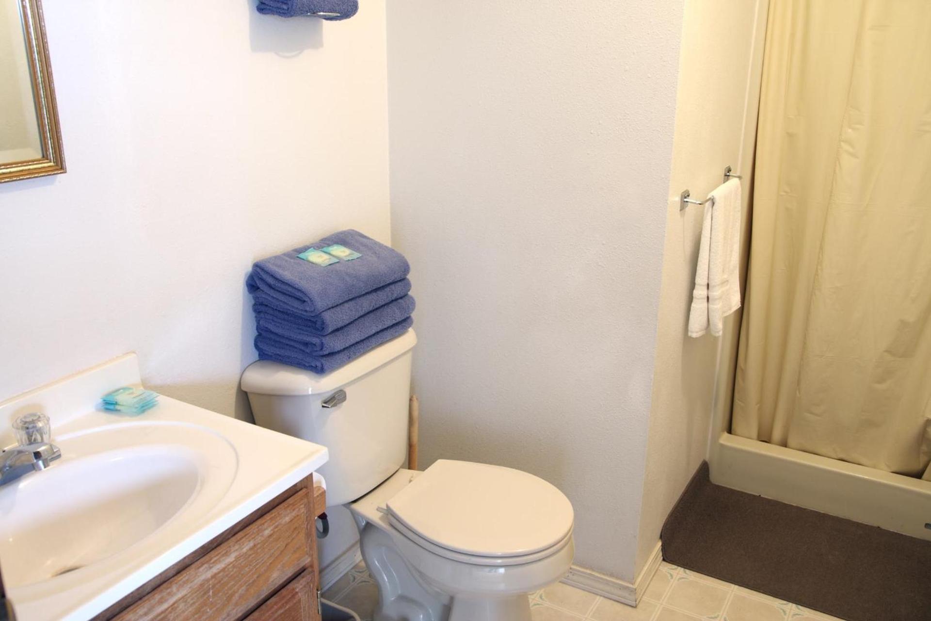 Dove Creek Inn photo 38