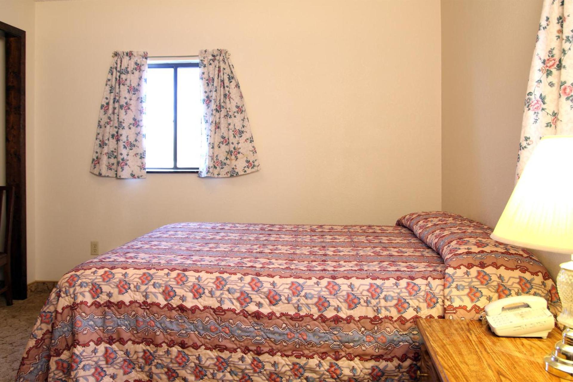 Dove Creek Inn photo 37
