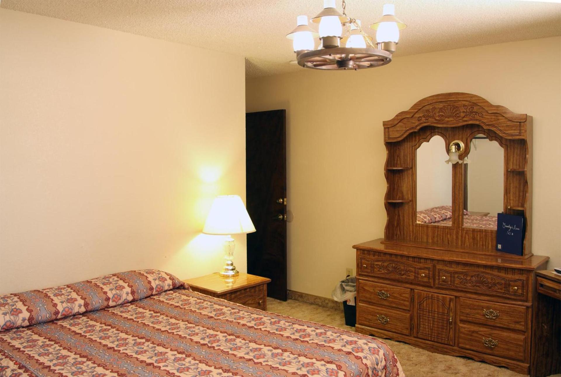 Dove Creek Inn photo 34