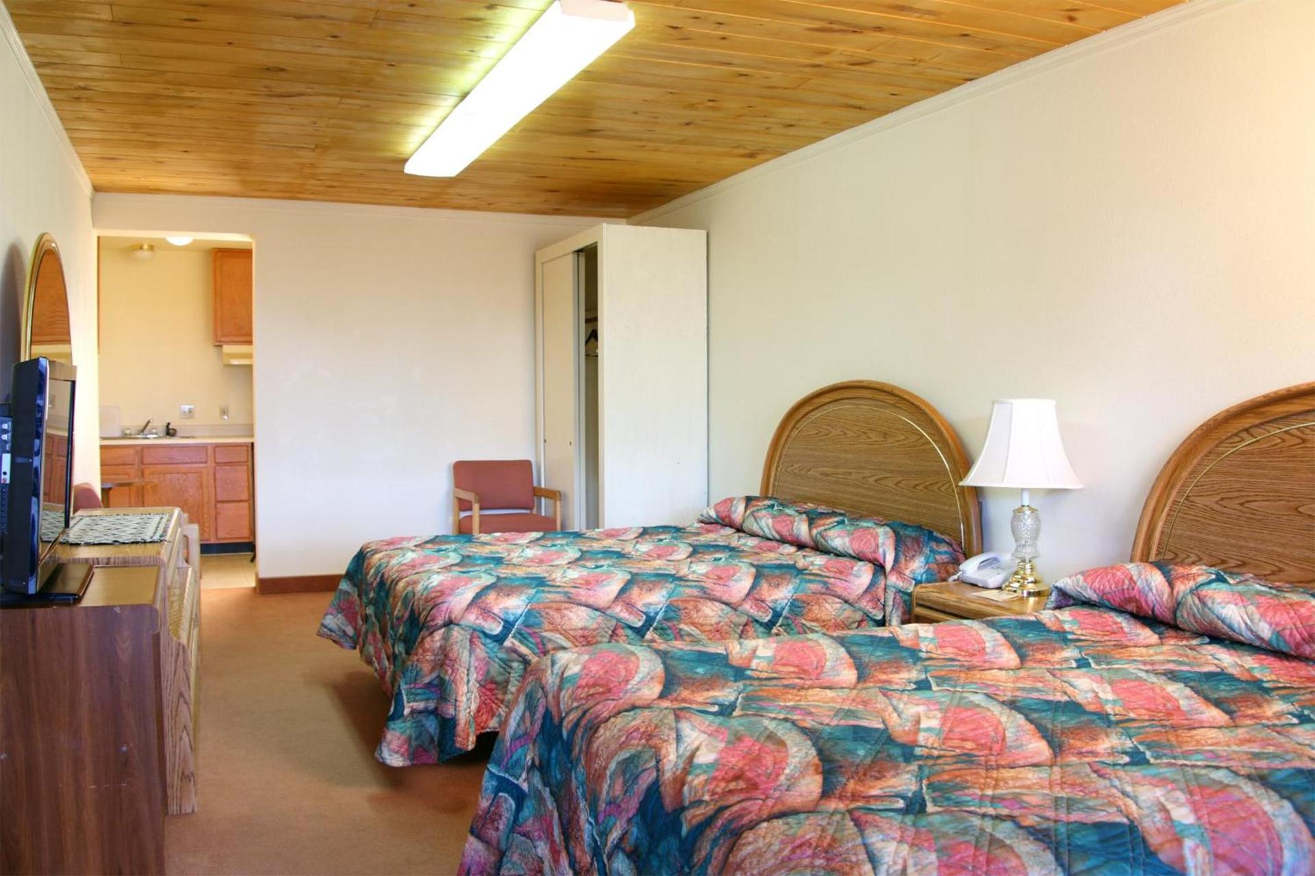 Dove Creek Inn photo 23