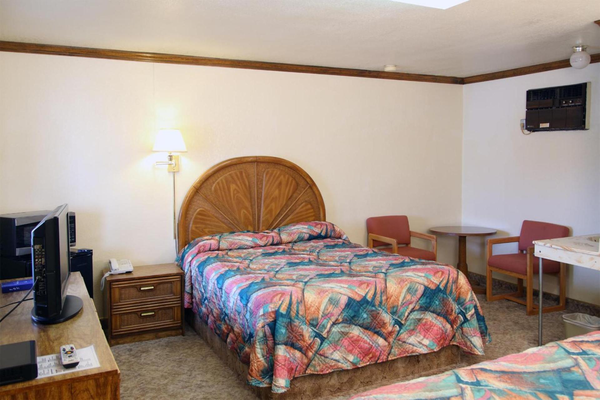 Dove Creek Inn photo 16