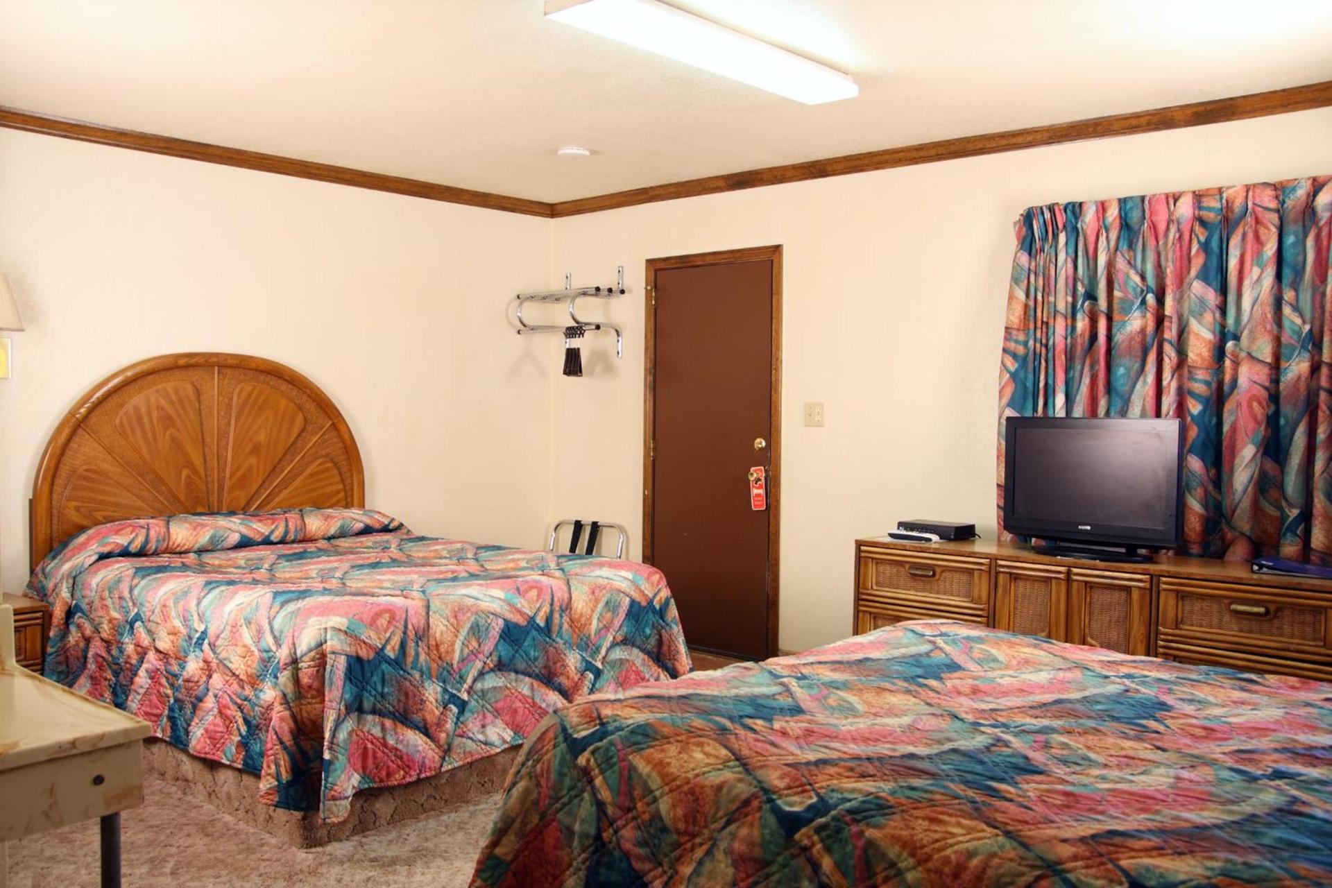Dove Creek Inn photo 13