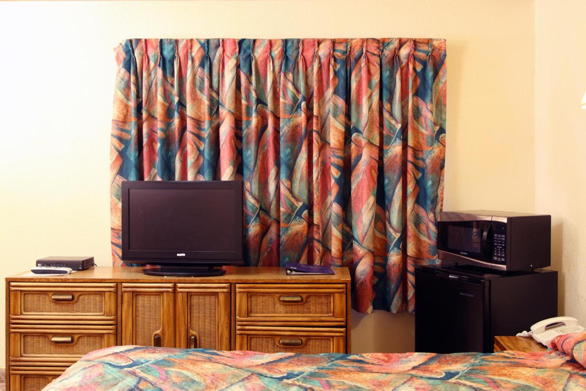 Dove Creek Inn photo 12