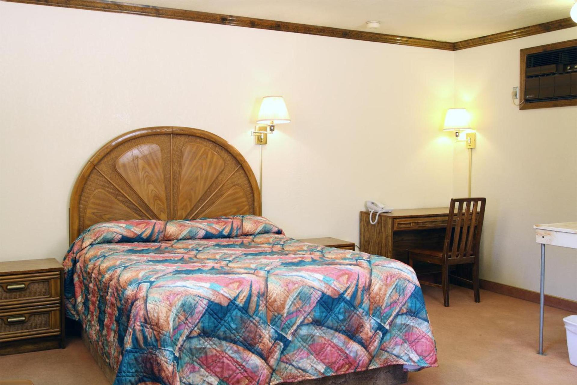 Dove Creek Inn photo 4