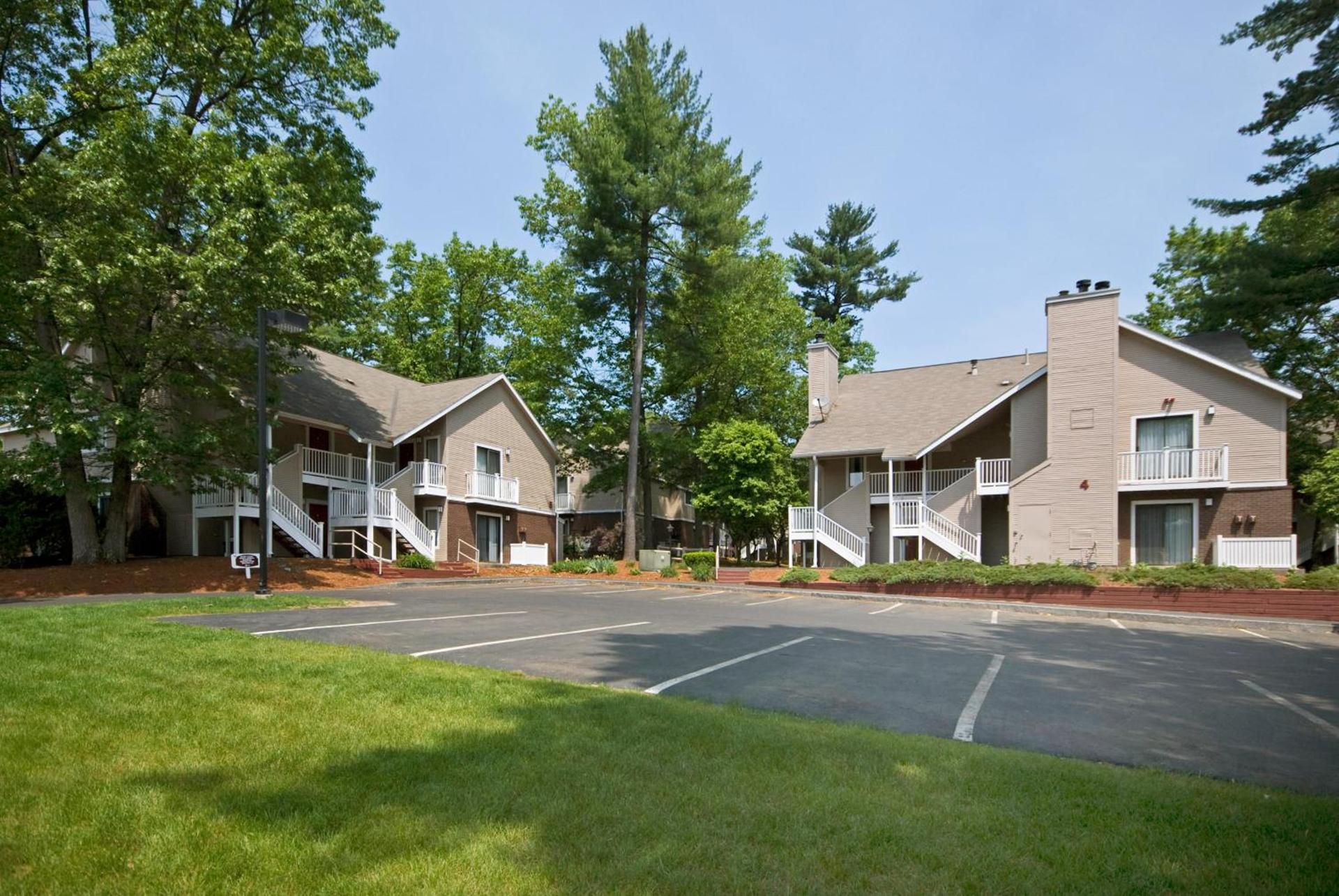 Residences at Daniel Webster photo 24