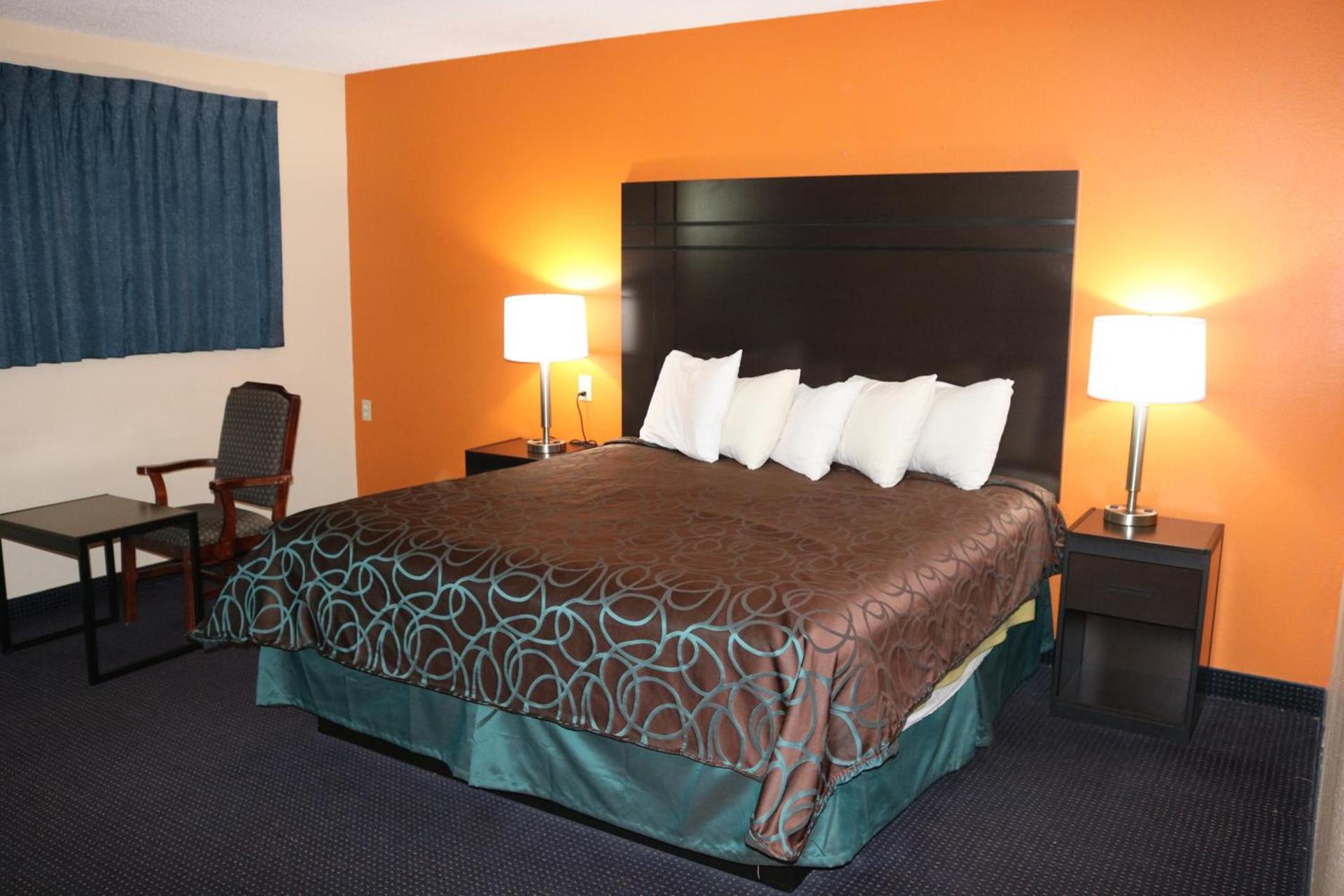Americas Best Value Inn Giddings photo 10