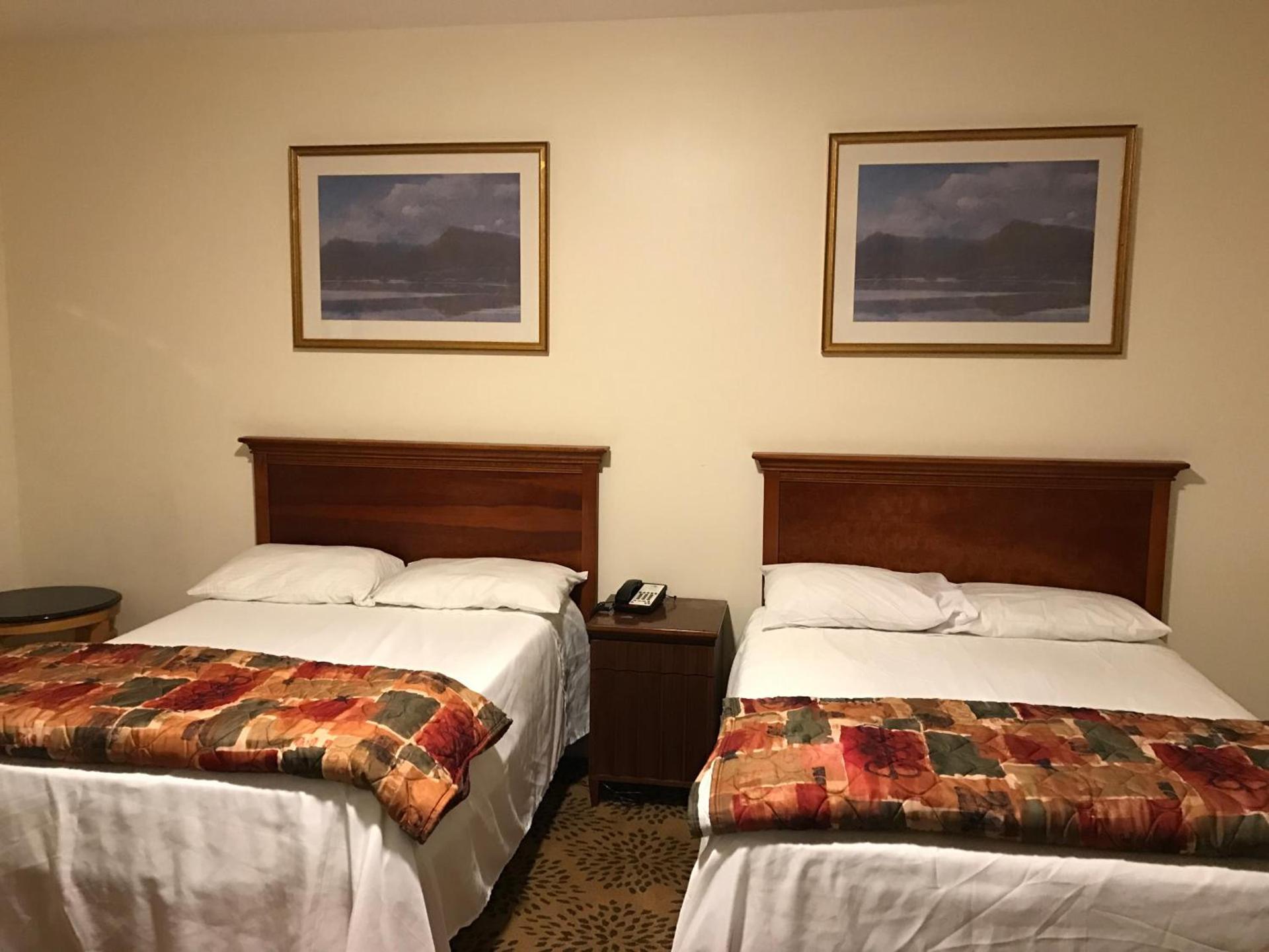 Waterbury Big Apple Motel photo 21
