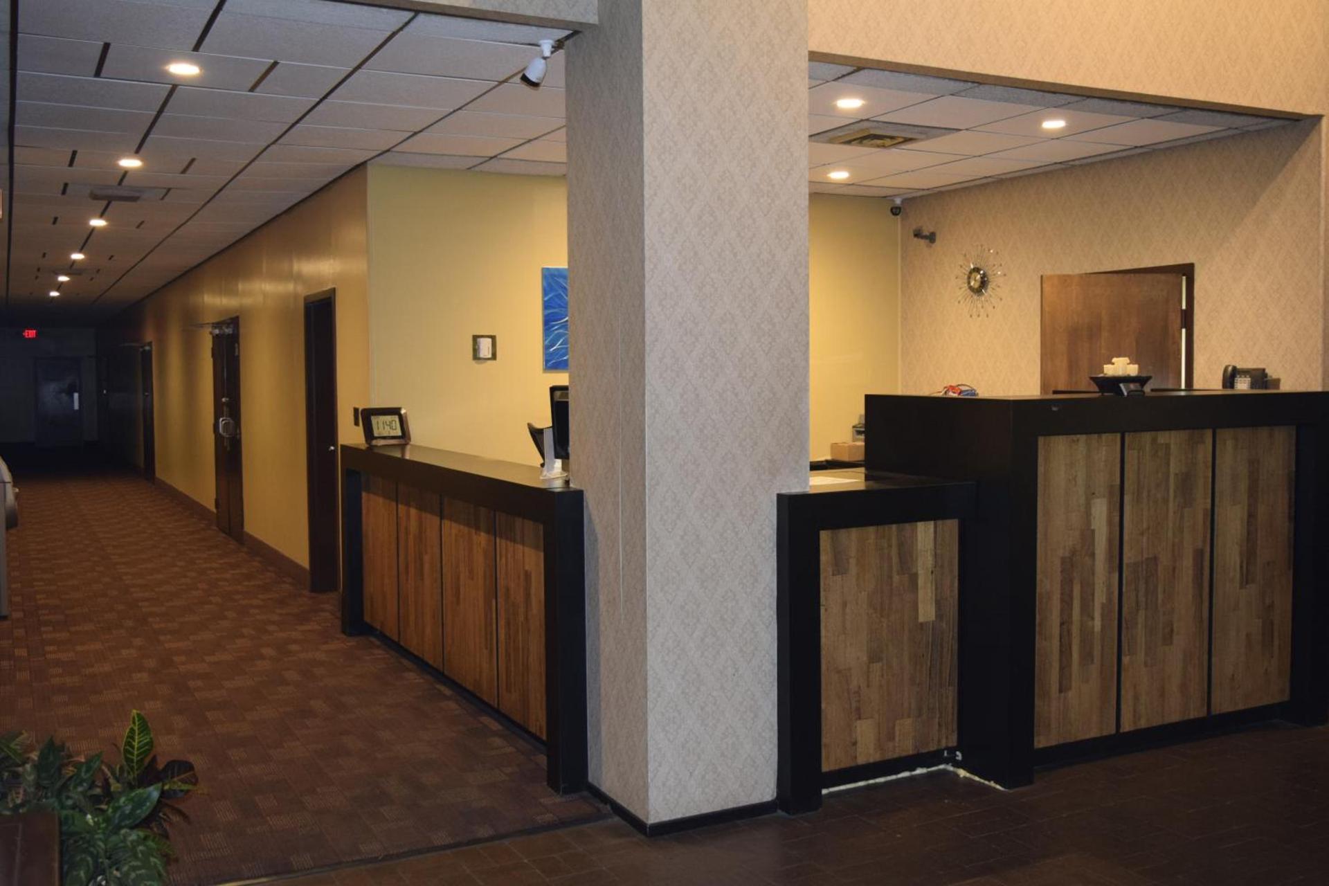 Landmark Inn photo 32
