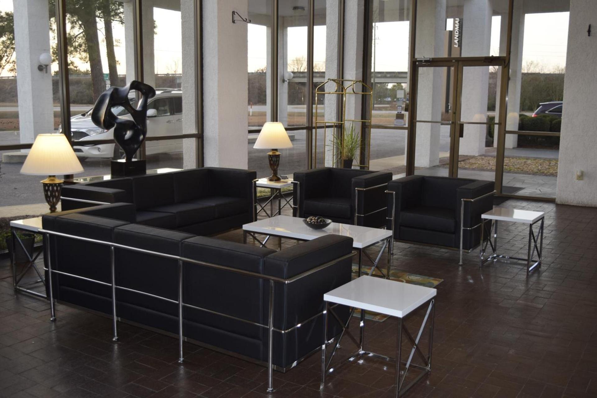 Landmark Inn photo 33