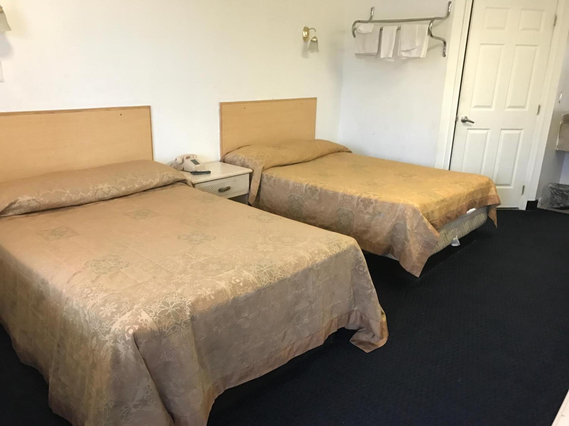 Mayfair Motel photo 12