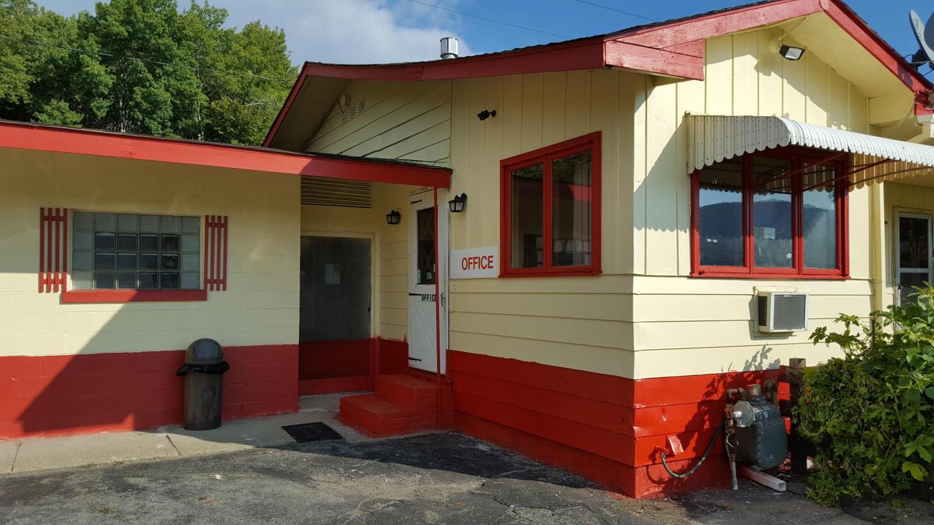 Budget Inn photo 3