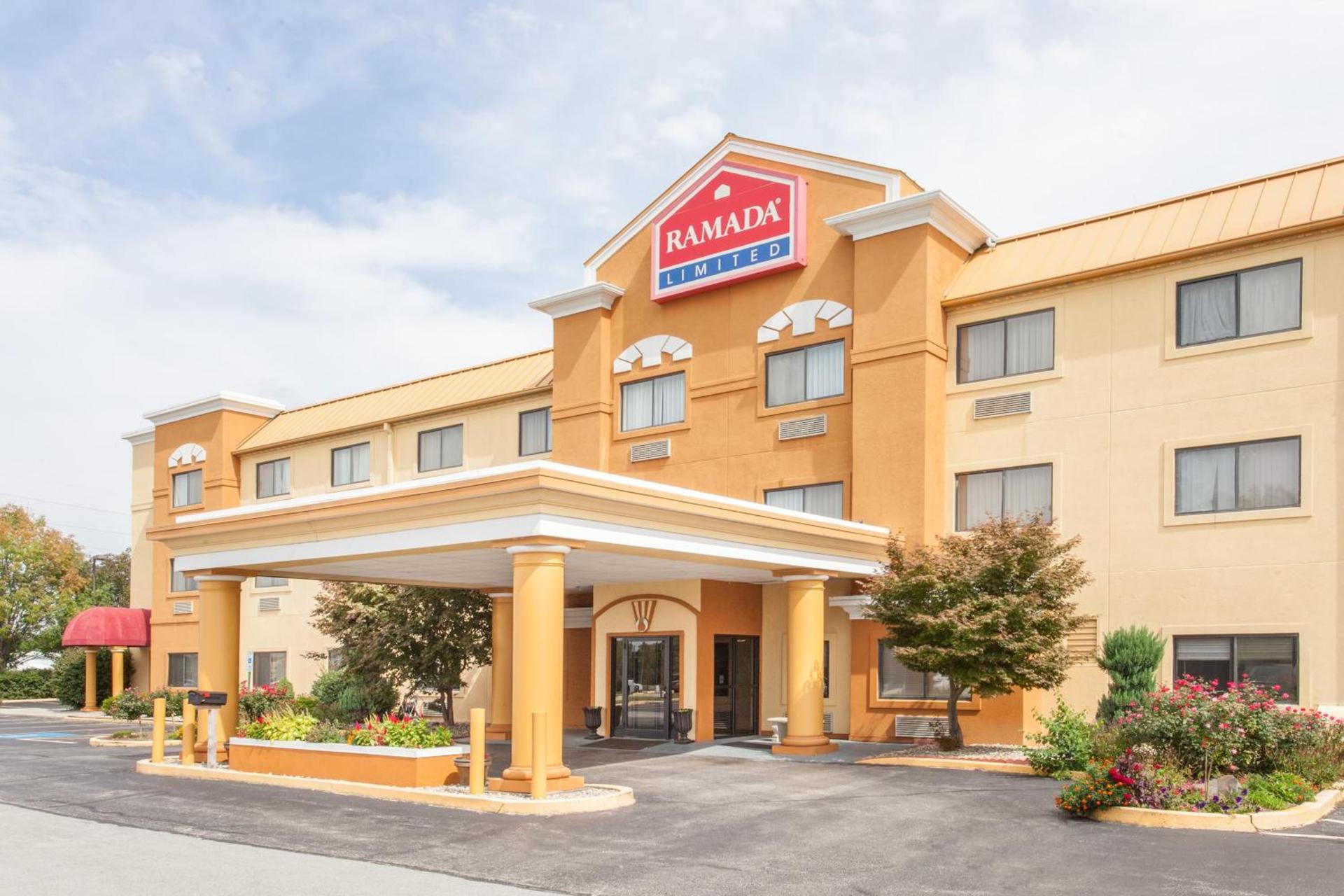 Baymont by Wyndham Decatur IL North photo 2