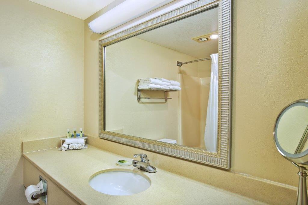 Holiday Inn Express Mackinaw City by IHG photo 4