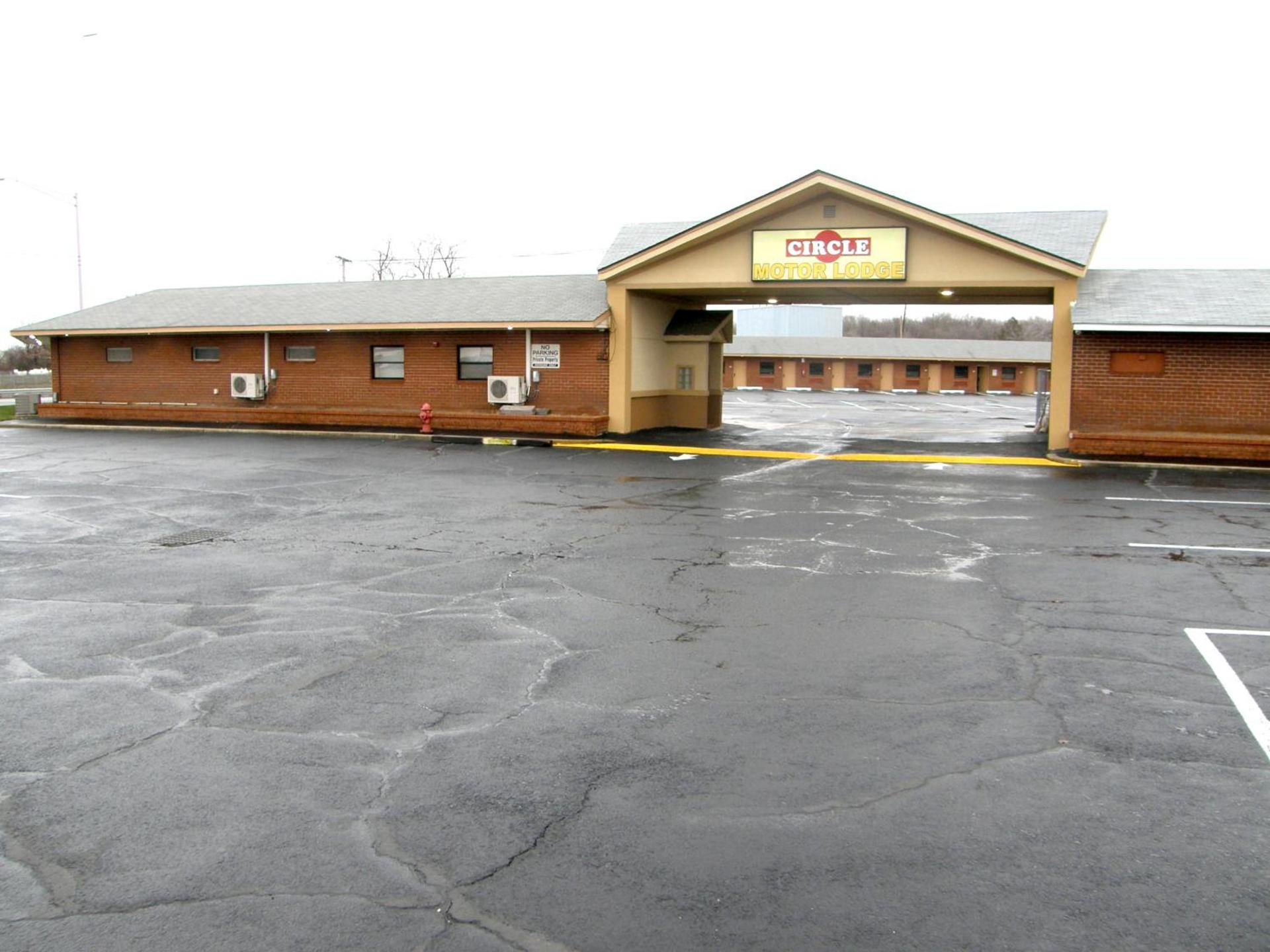 Circle Motor Lodge photo 1