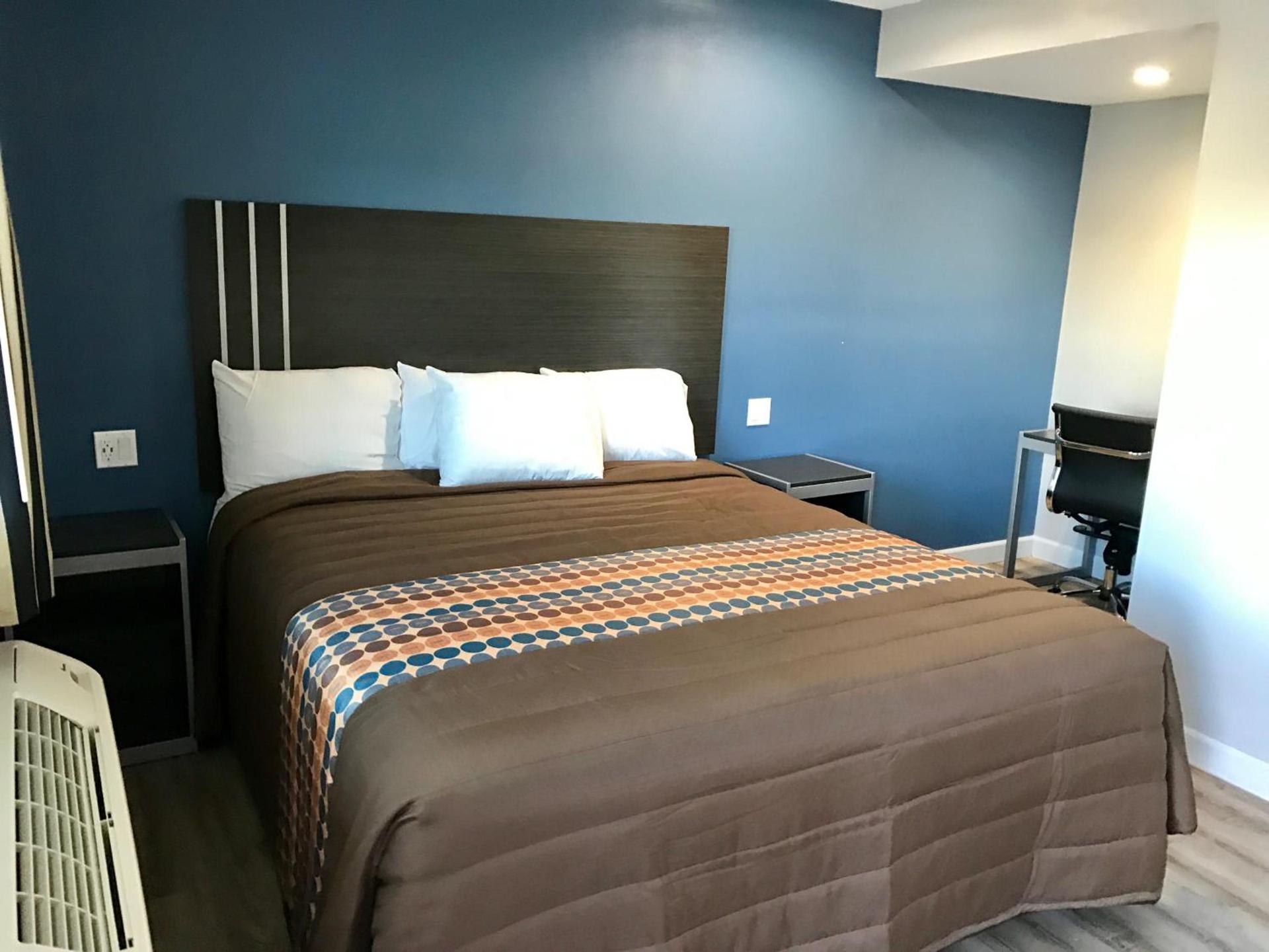 Empire Inn photo 20