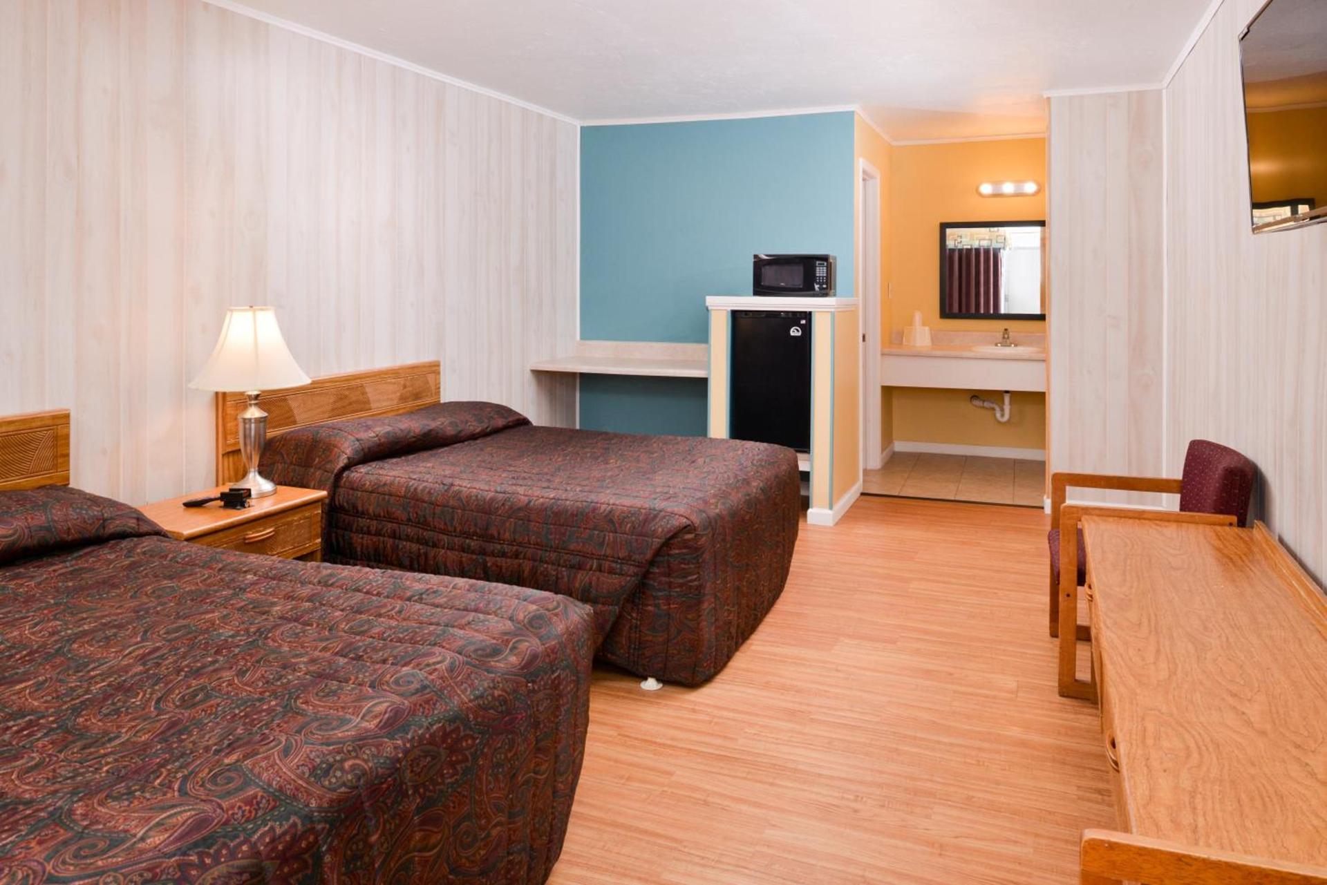 Red Carpet Inn Battleboro photo 28
