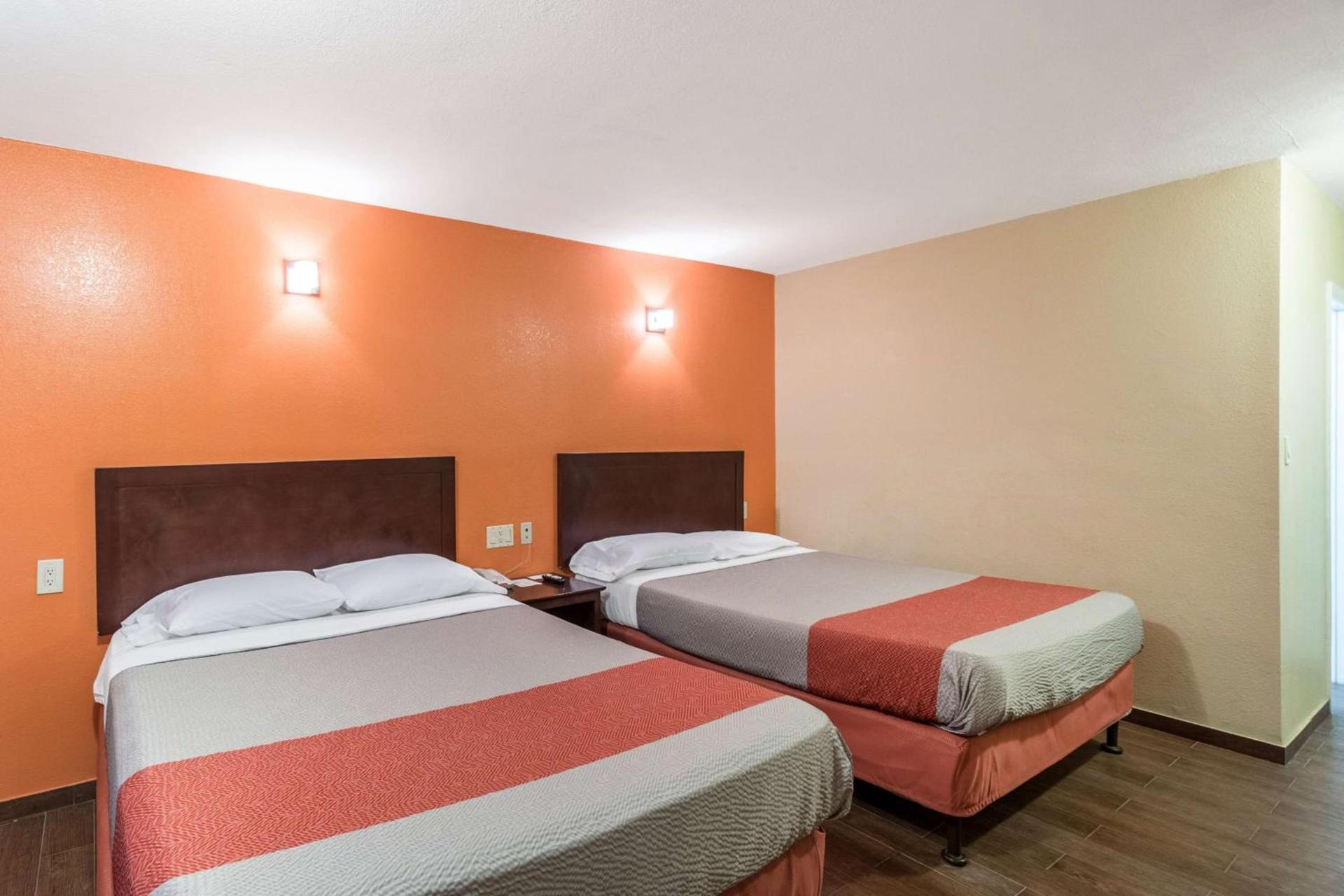 Motel 6-Blythe, CA - South photo 48