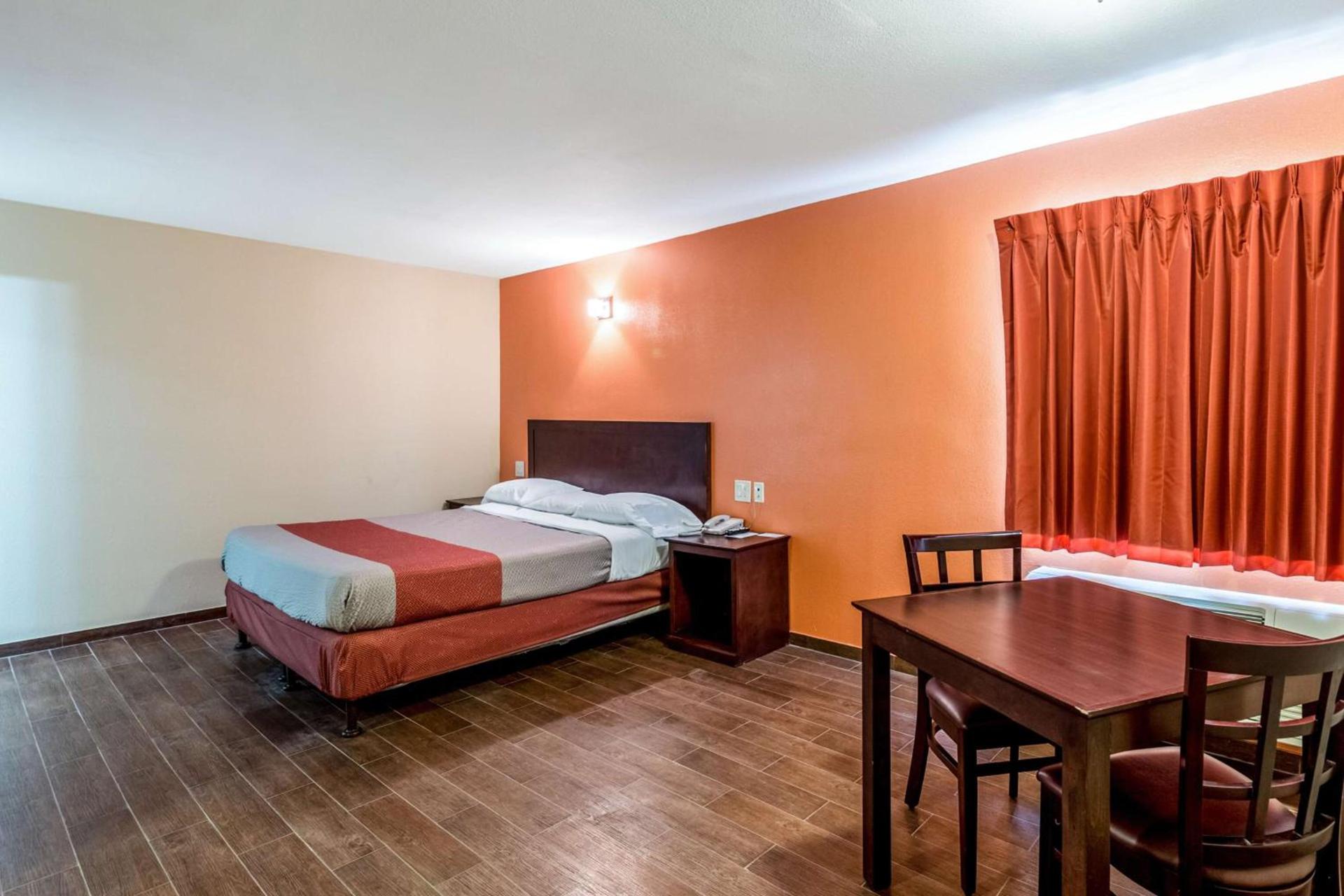 Motel 6-Blythe, CA - South photo 15