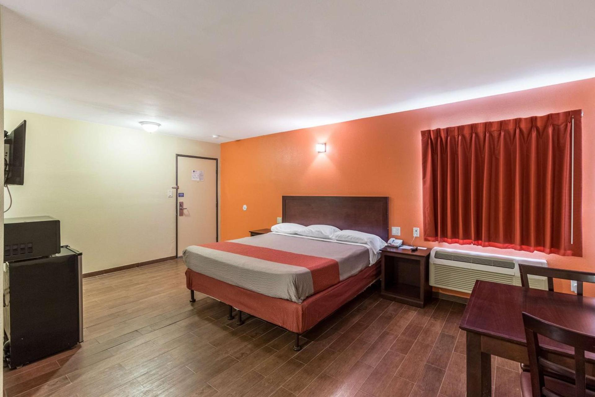 Motel 6-Blythe, CA - South photo 3