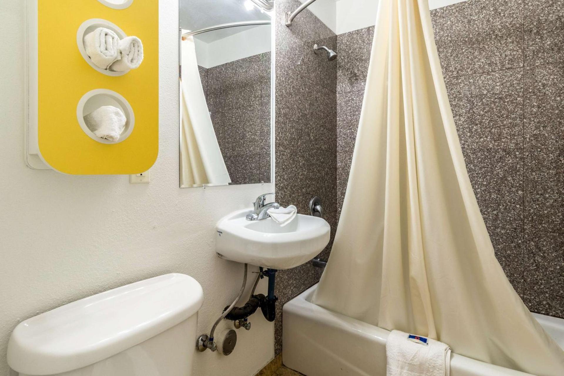 Motel 6-Blythe, CA - South photo 38