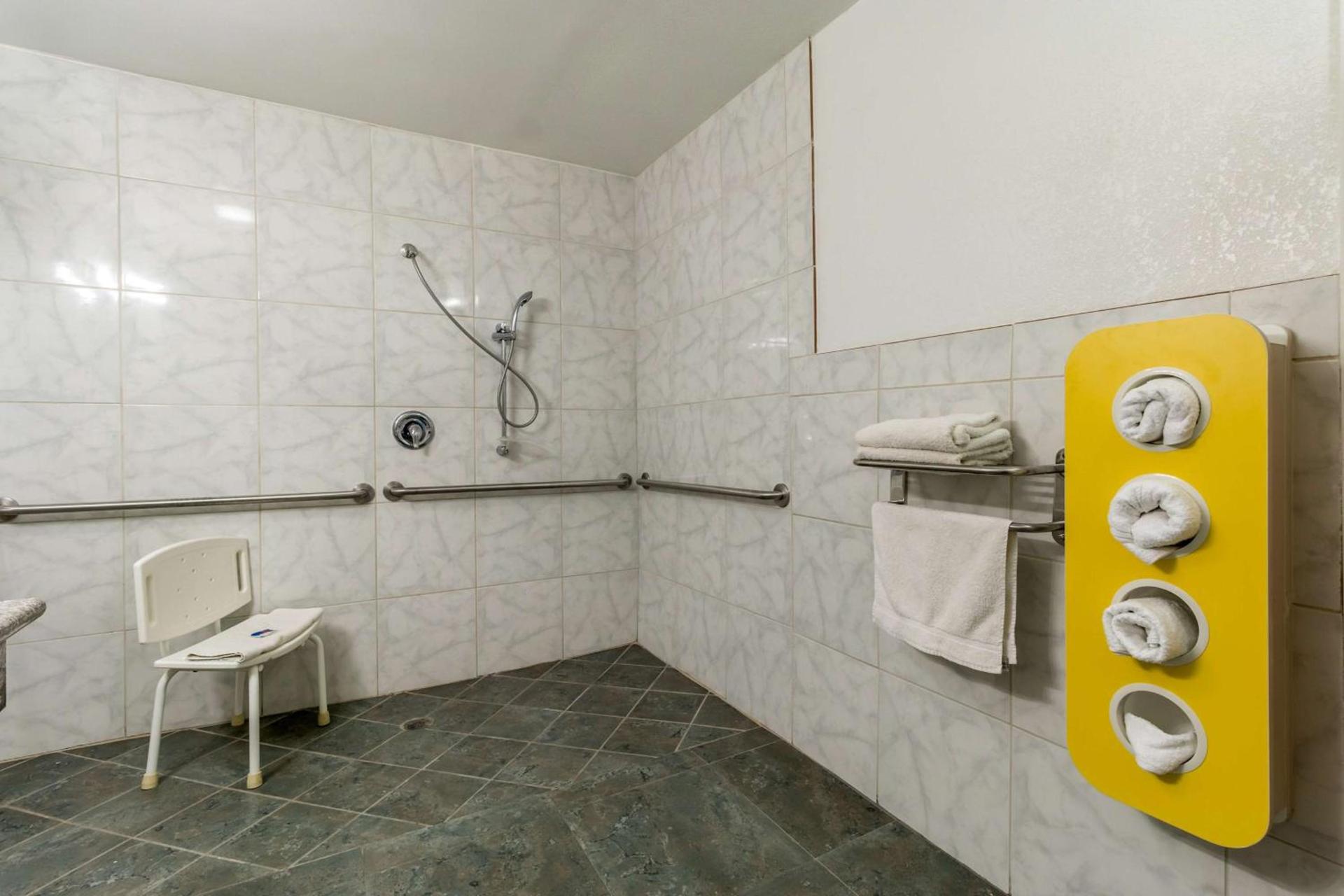 Motel 6-Blythe, CA - South photo 36