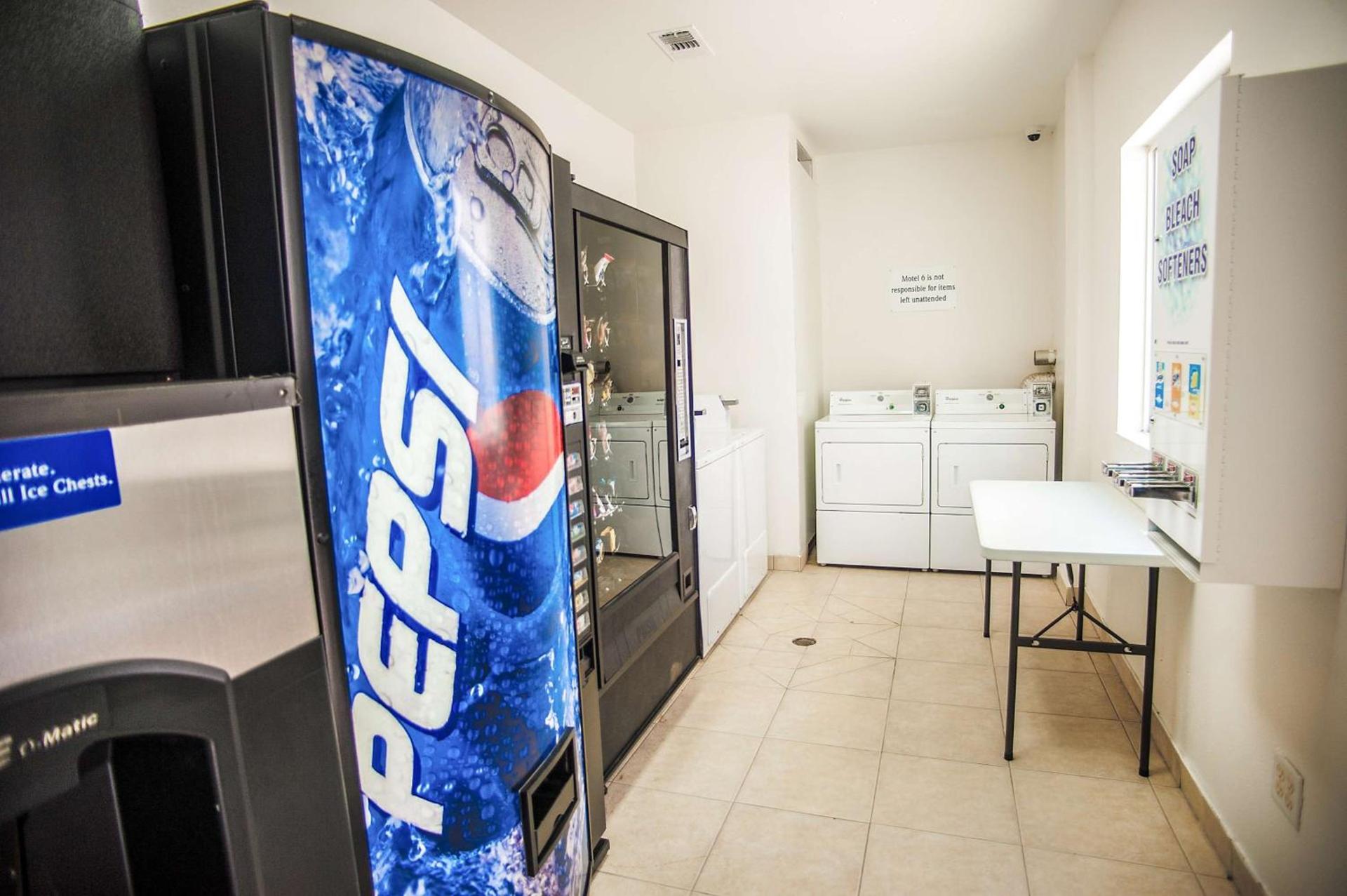 Motel 6-Corsicana, TX photo 17