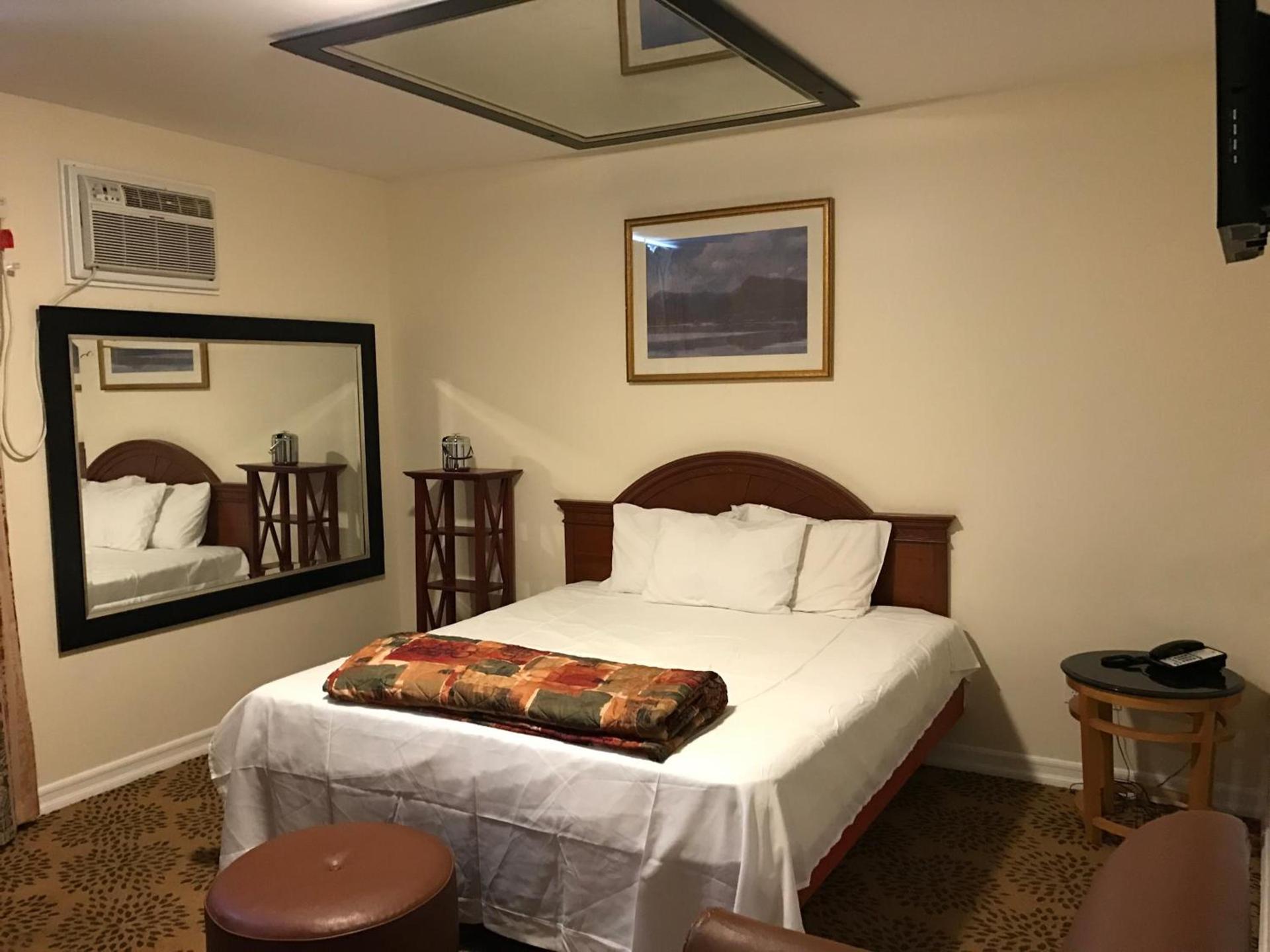 Waterbury Big Apple Motel photo 5
