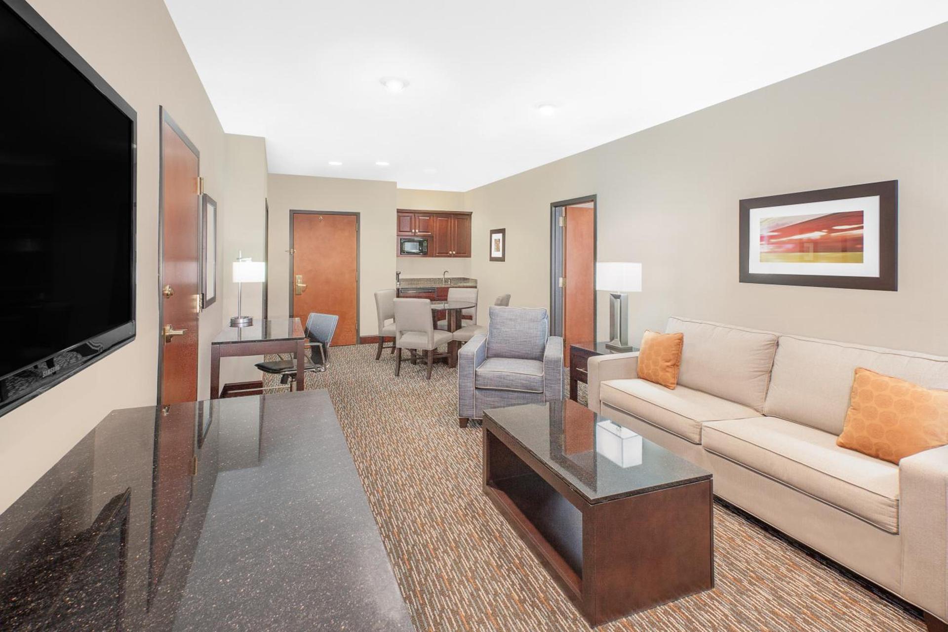 Wingate by Wyndham Sylvania-Toledo photo 58