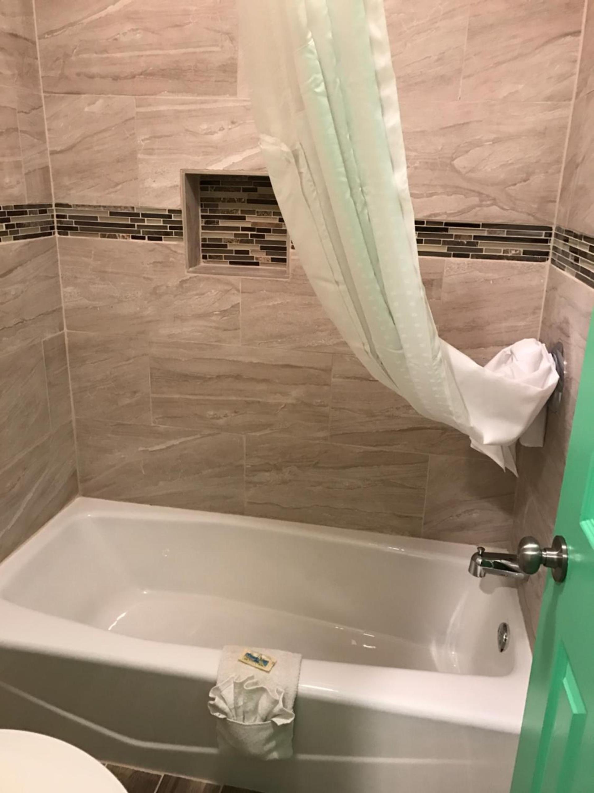 Budget Inn photo 12