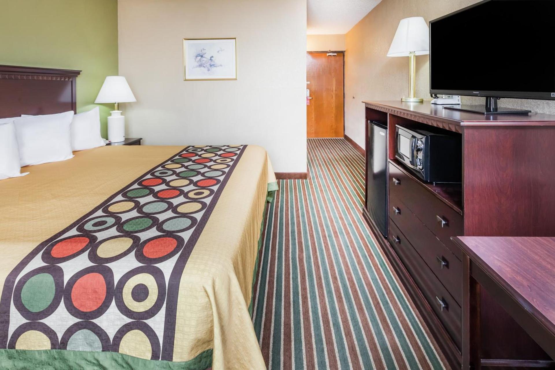 Super 8 by Wyndham Harrison AR photo 12
