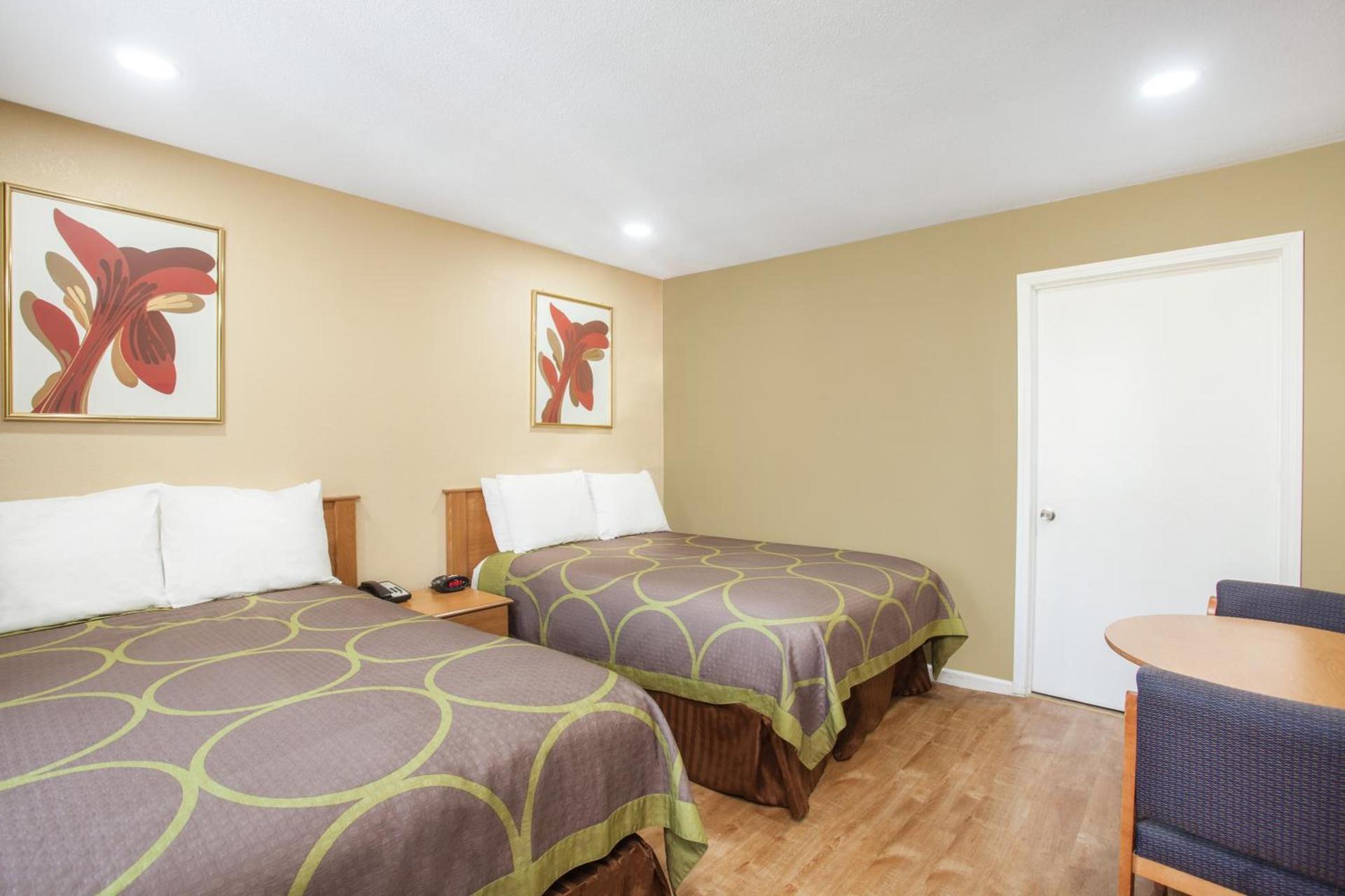 Super 8 by Wyndham Redlands/San Bernardino photo 21