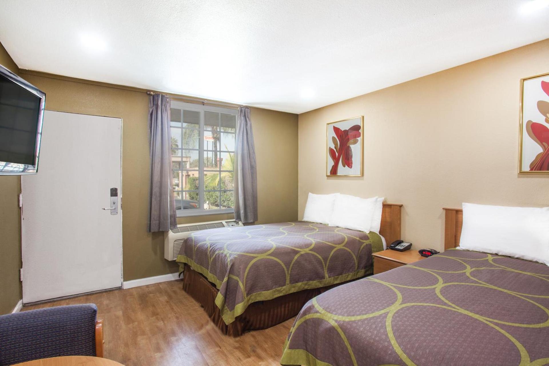 Super 8 by Wyndham Redlands/San Bernardino photo 22