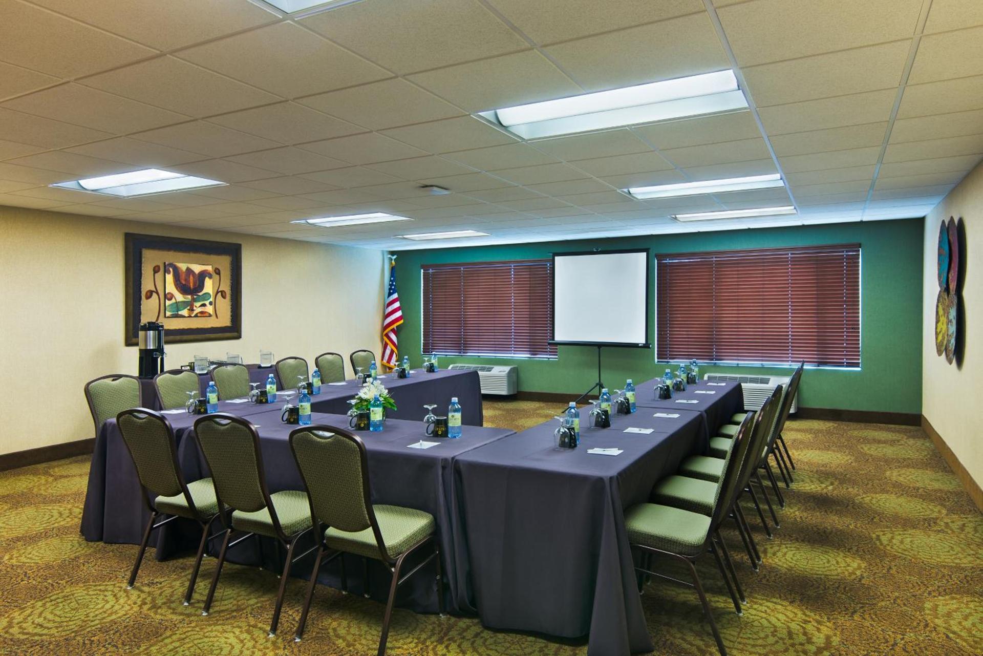 Oxford Suites Hermiston photo 8