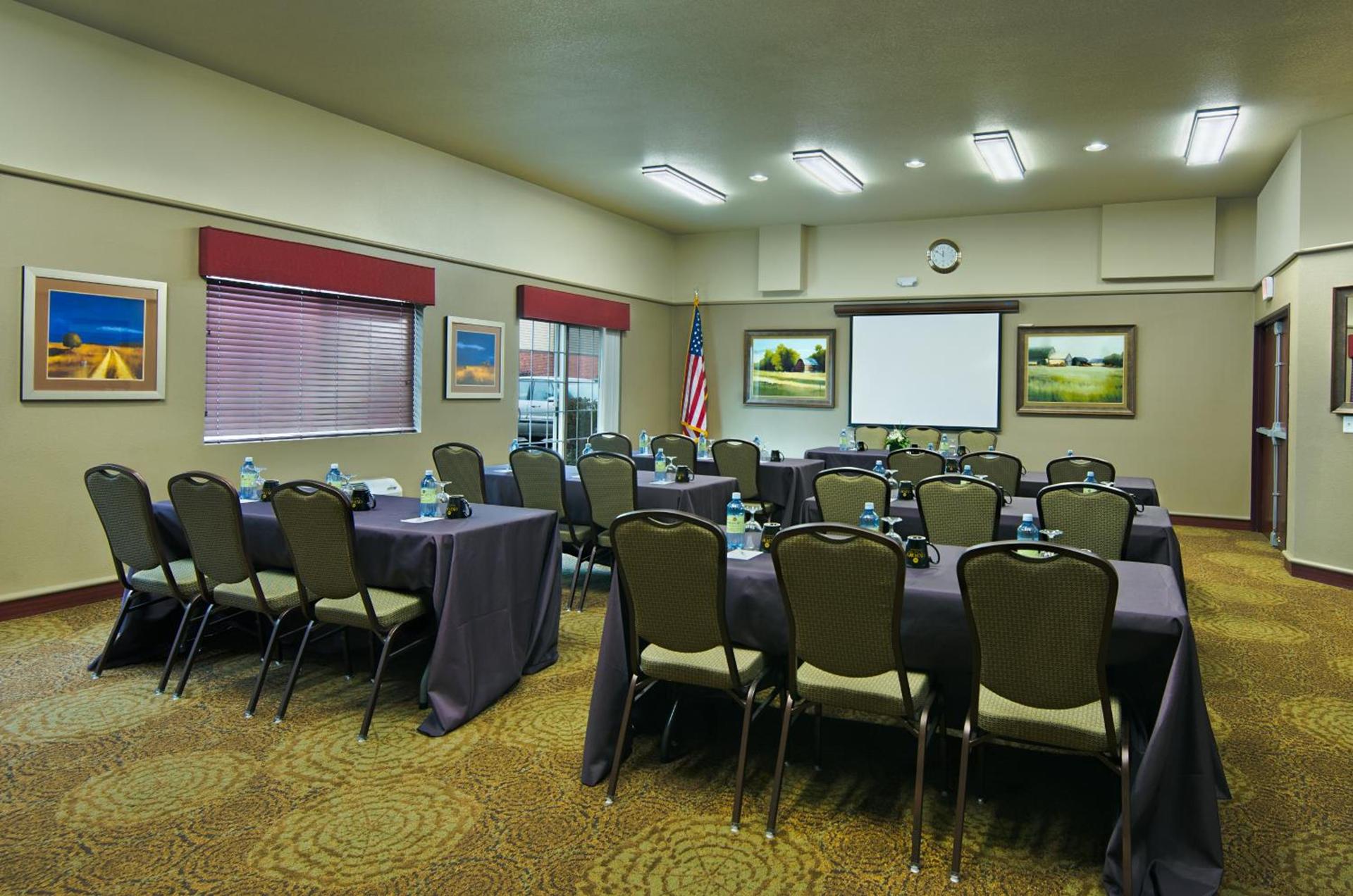 Oxford Suites Hermiston photo 7