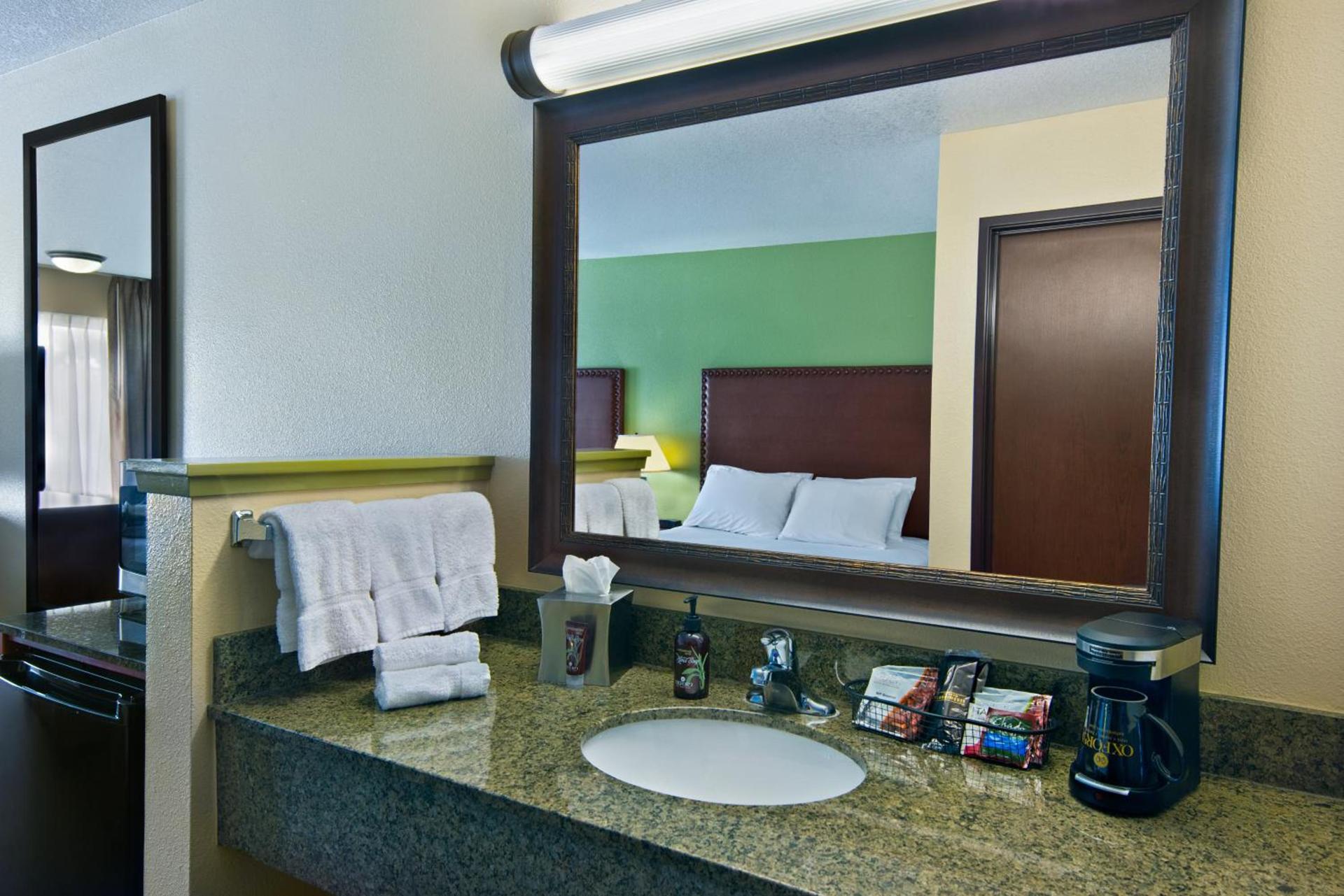 Oxford Suites Hermiston photo 11