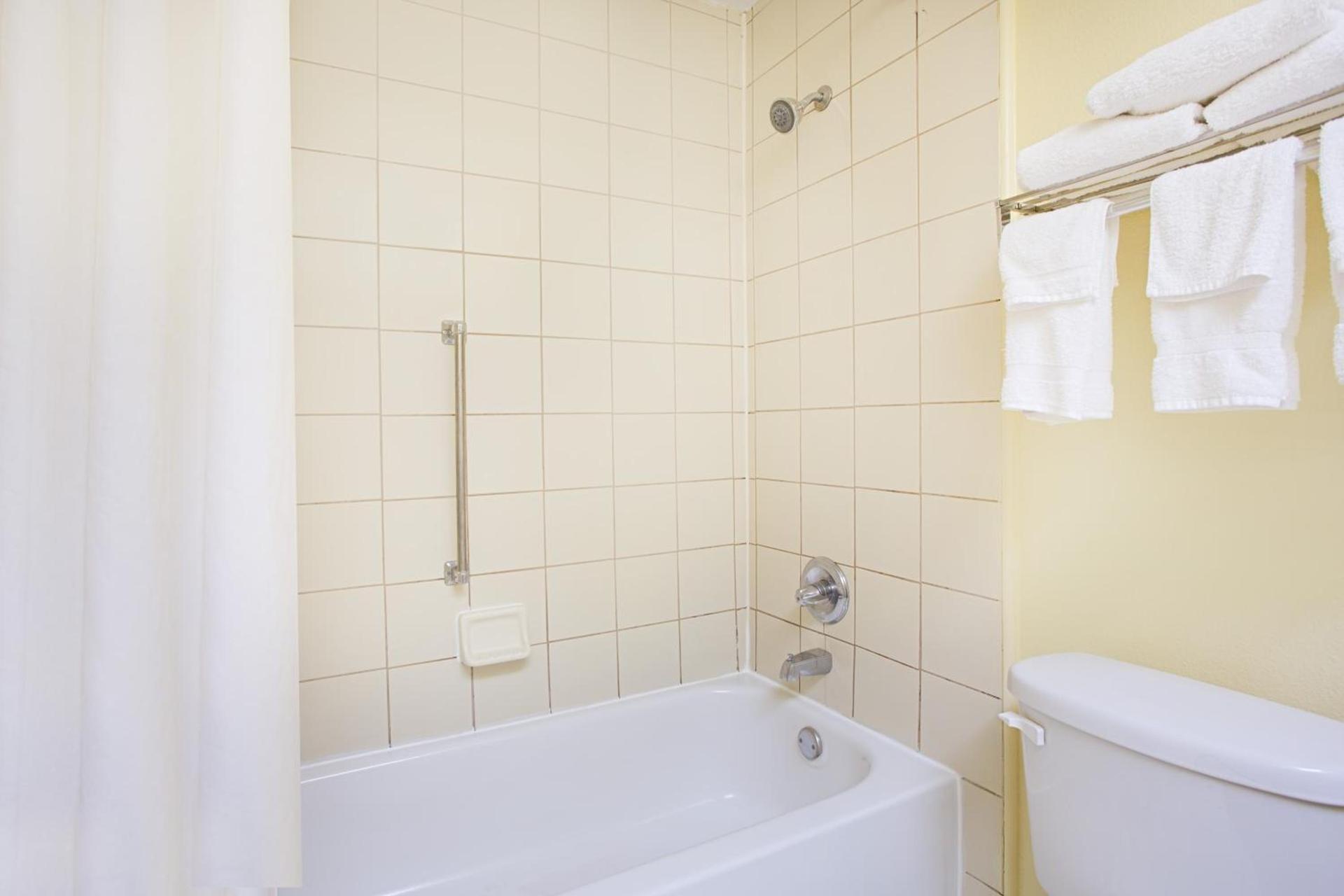 Quality Inn Chattanooga Hamilton Place photo 38