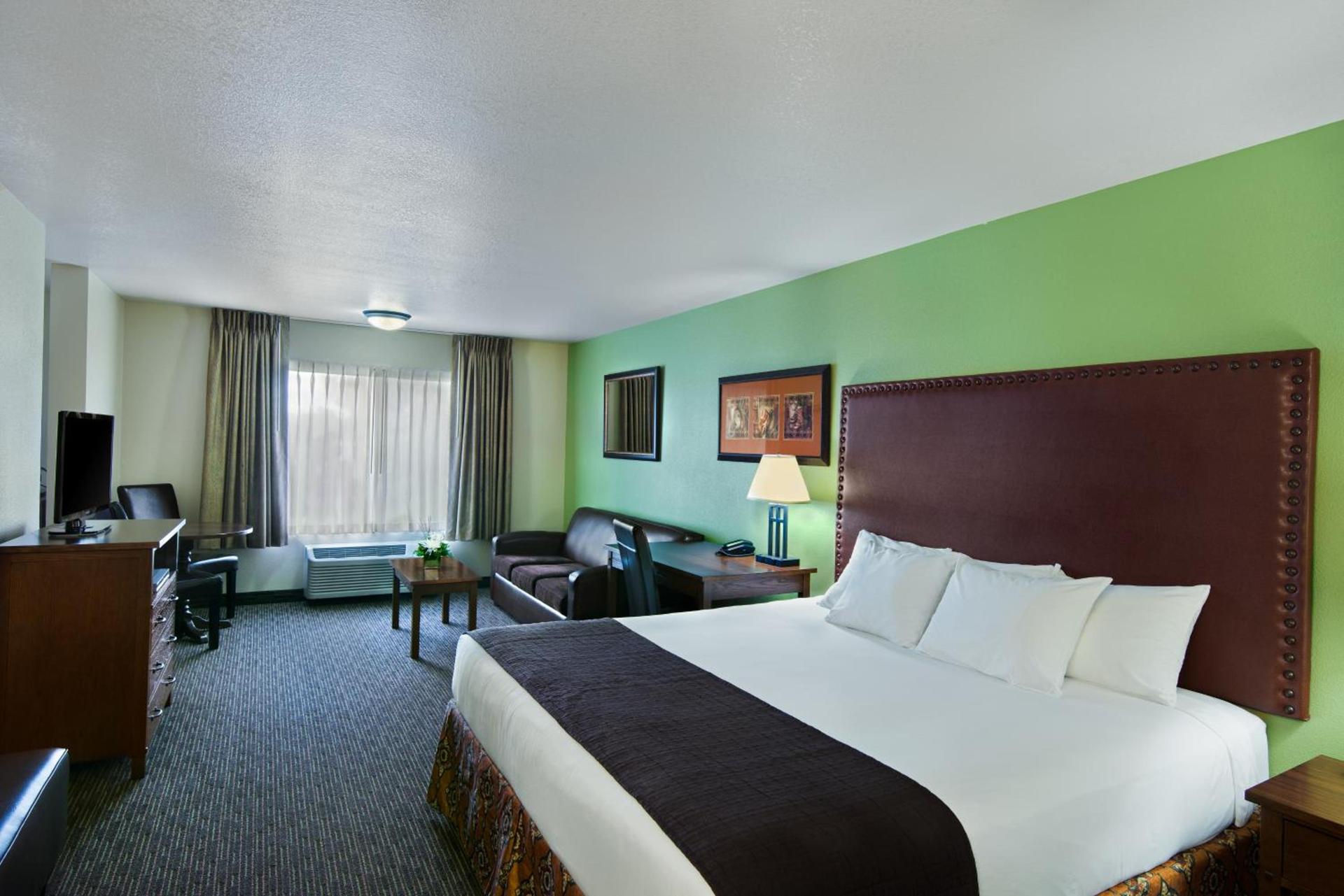 Oxford Suites Hermiston photo 14