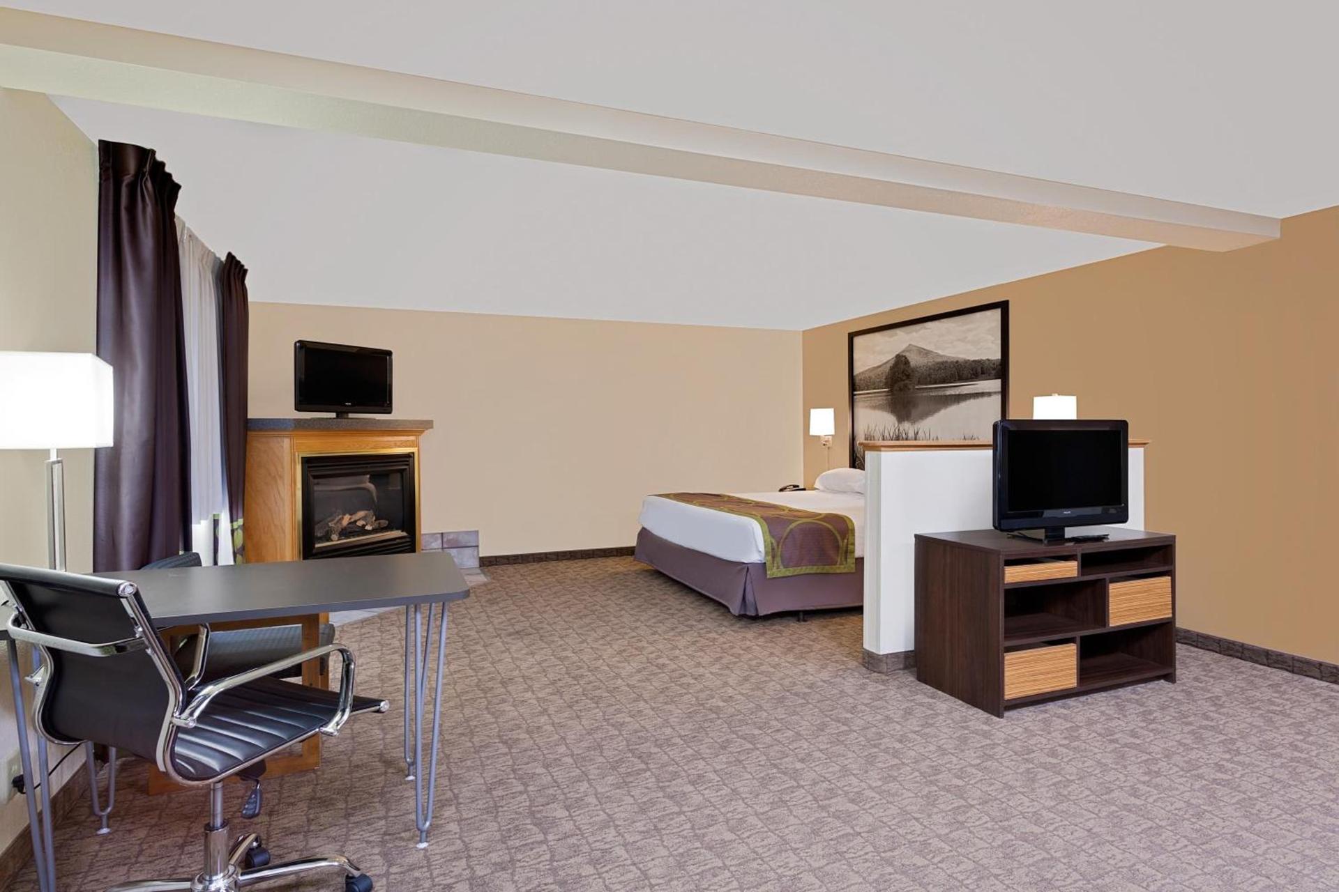 Super 8 by Wyndham Lebanon photo 9