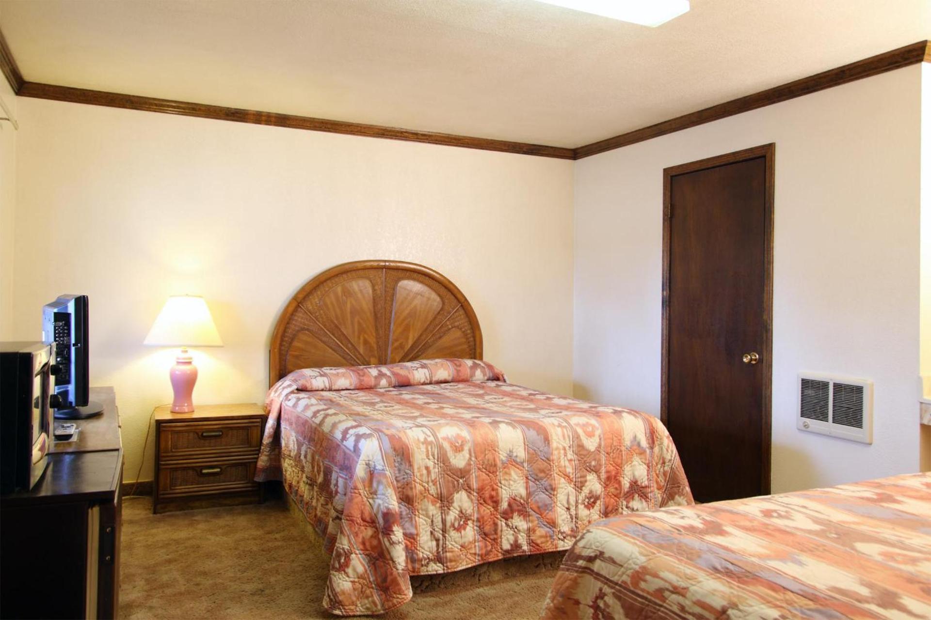 Dove Creek Inn photo 11