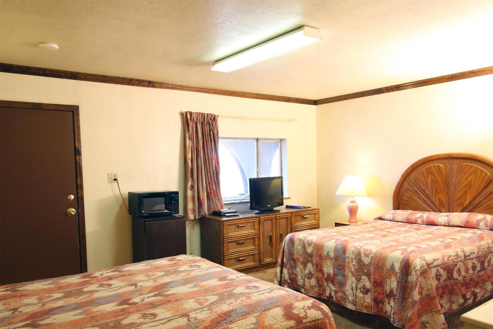 Dove Creek Inn photo 8