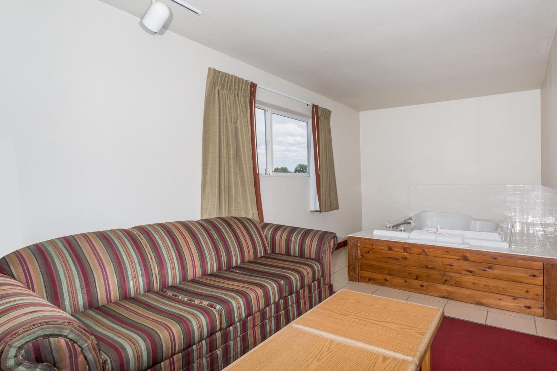 Super 8 by Wyndham Fruita photo 31