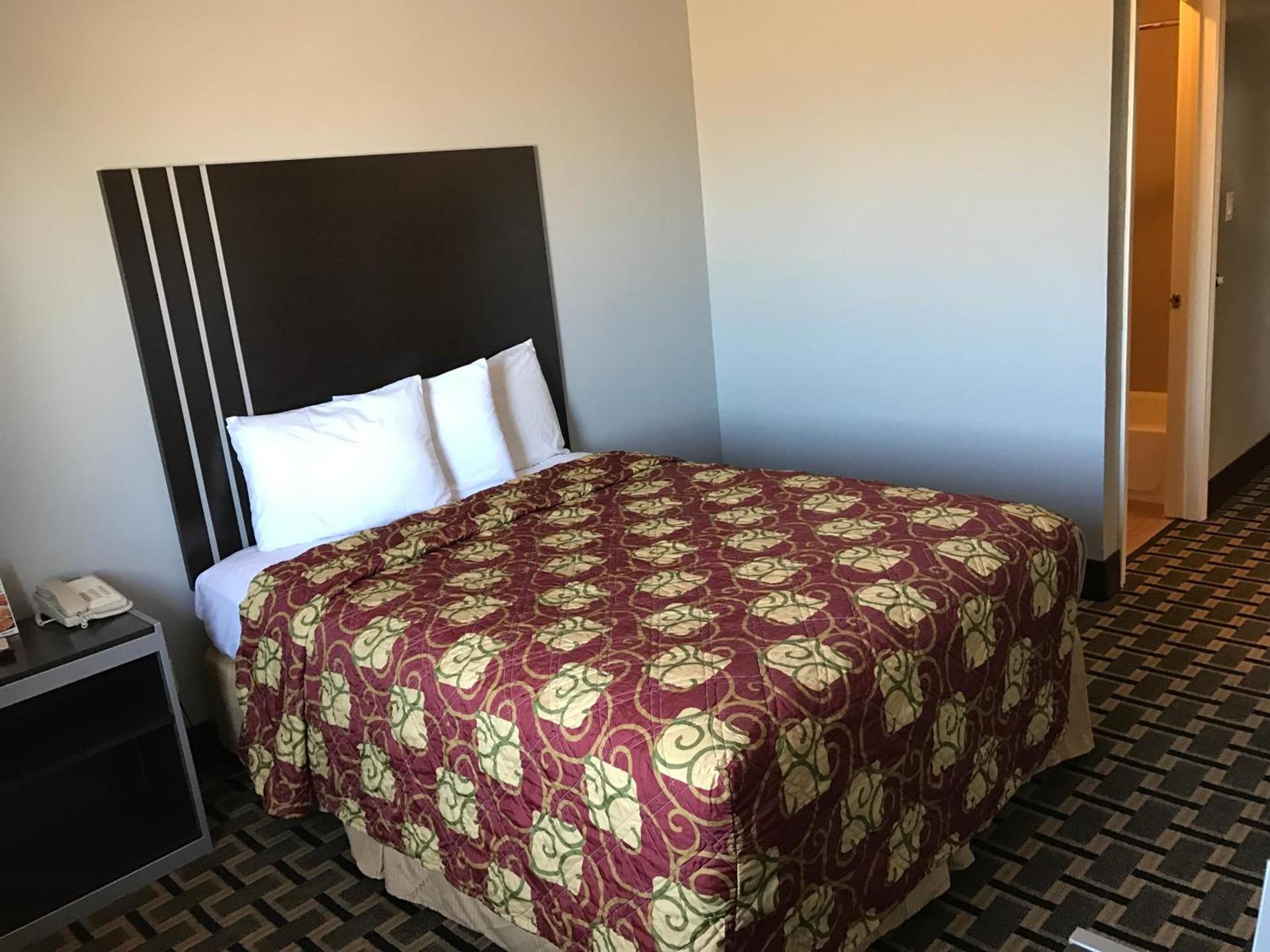Express Inn Weslaco/Mercedes photo 65