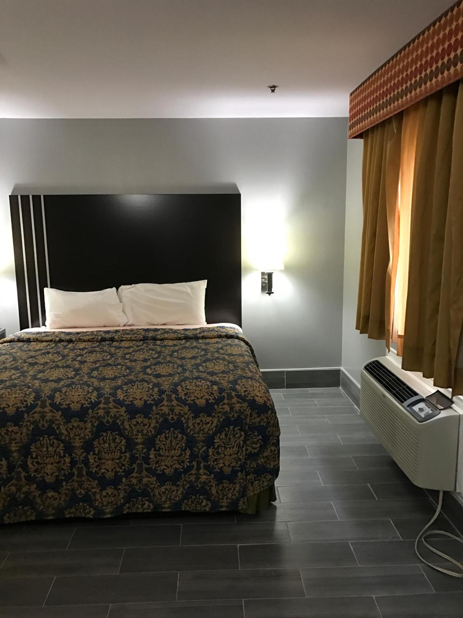 Express Inn Weslaco/Mercedes photo 61