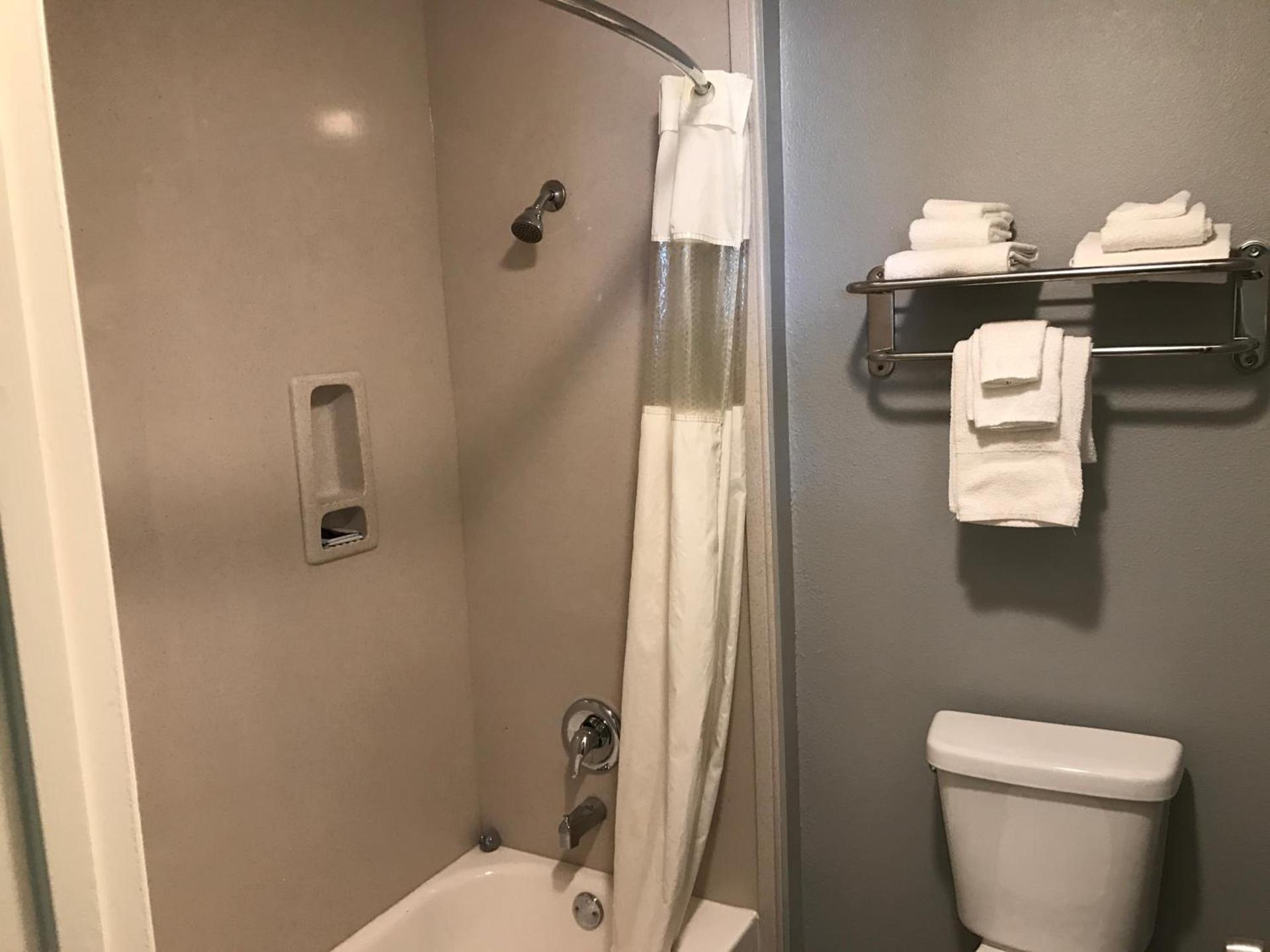 Express Inn Weslaco/Mercedes photo 60
