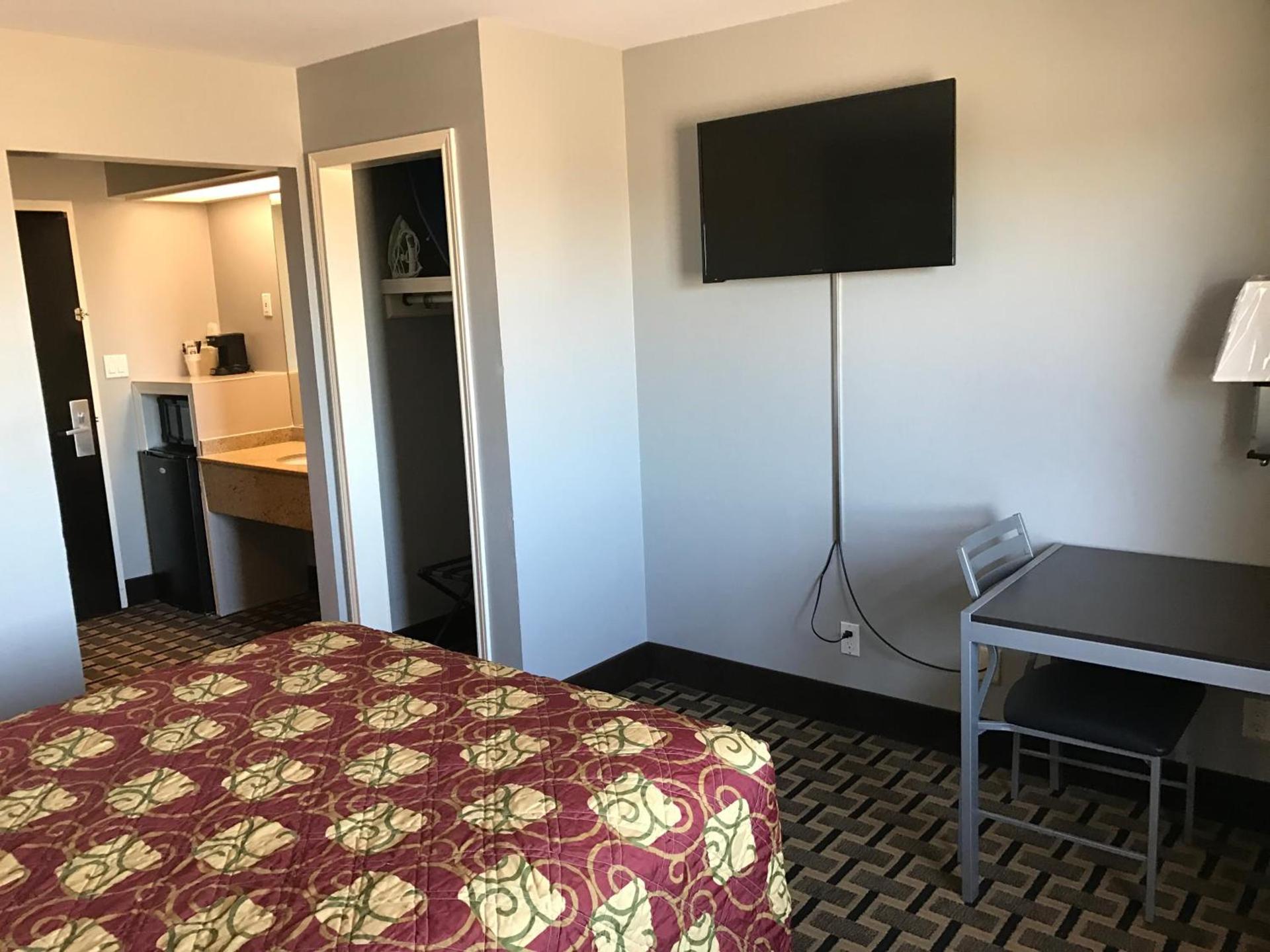 Express Inn Weslaco/Mercedes photo 66