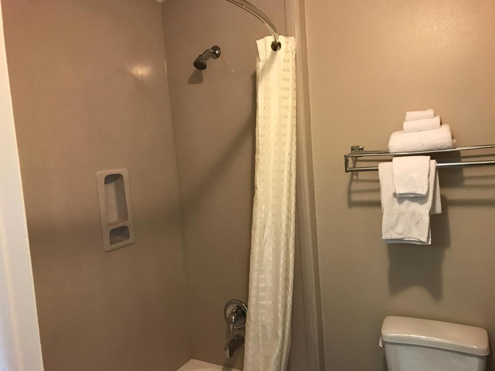 Express Inn Weslaco/Mercedes photo 53