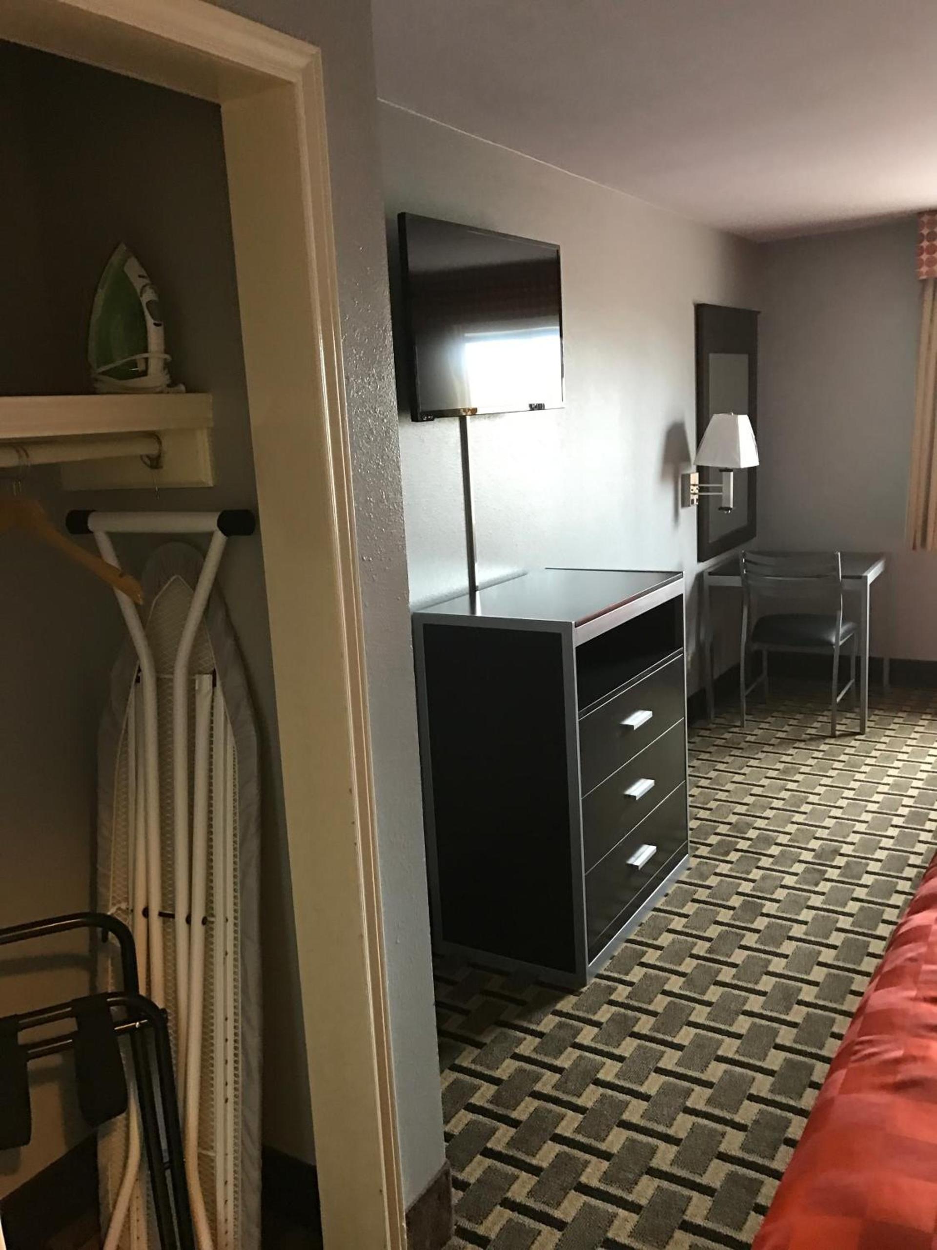 Express Inn Weslaco/Mercedes photo 49