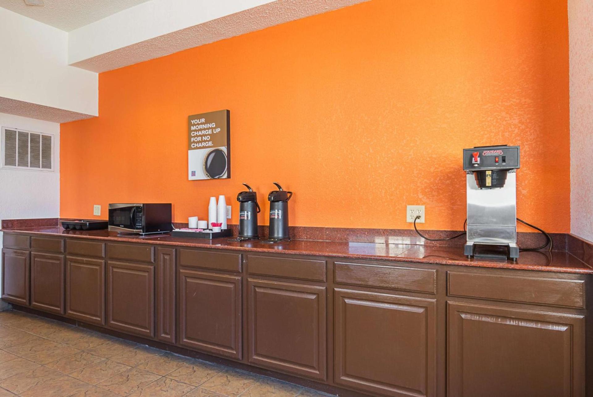 Motel 6-Waterloo, IA - Crossroads Mall - Cedar Falls photo 29
