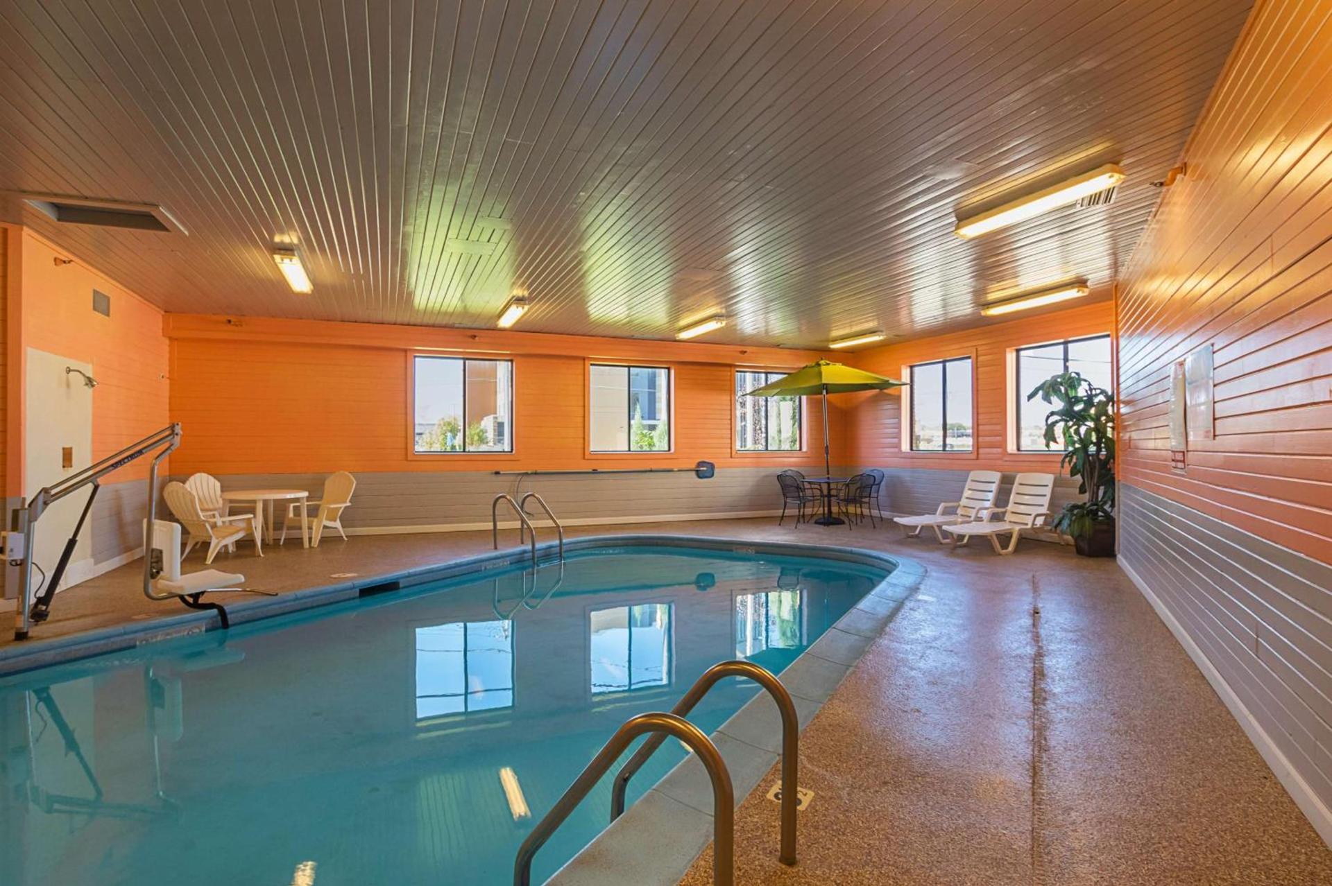 Motel 6-Waterloo, IA - Crossroads Mall - Cedar Falls photo 6